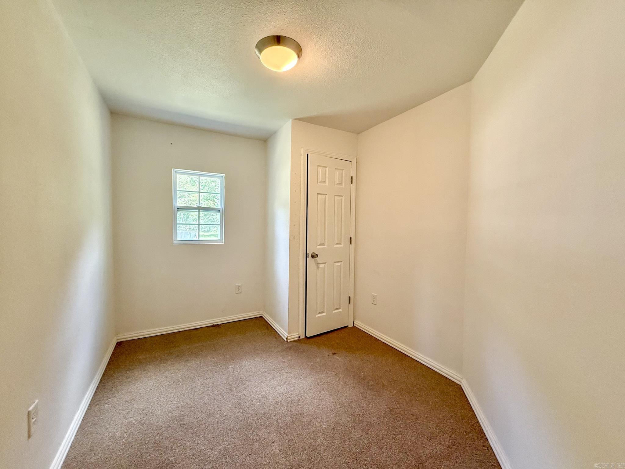 1423 1/2 S East St Property Photo 7