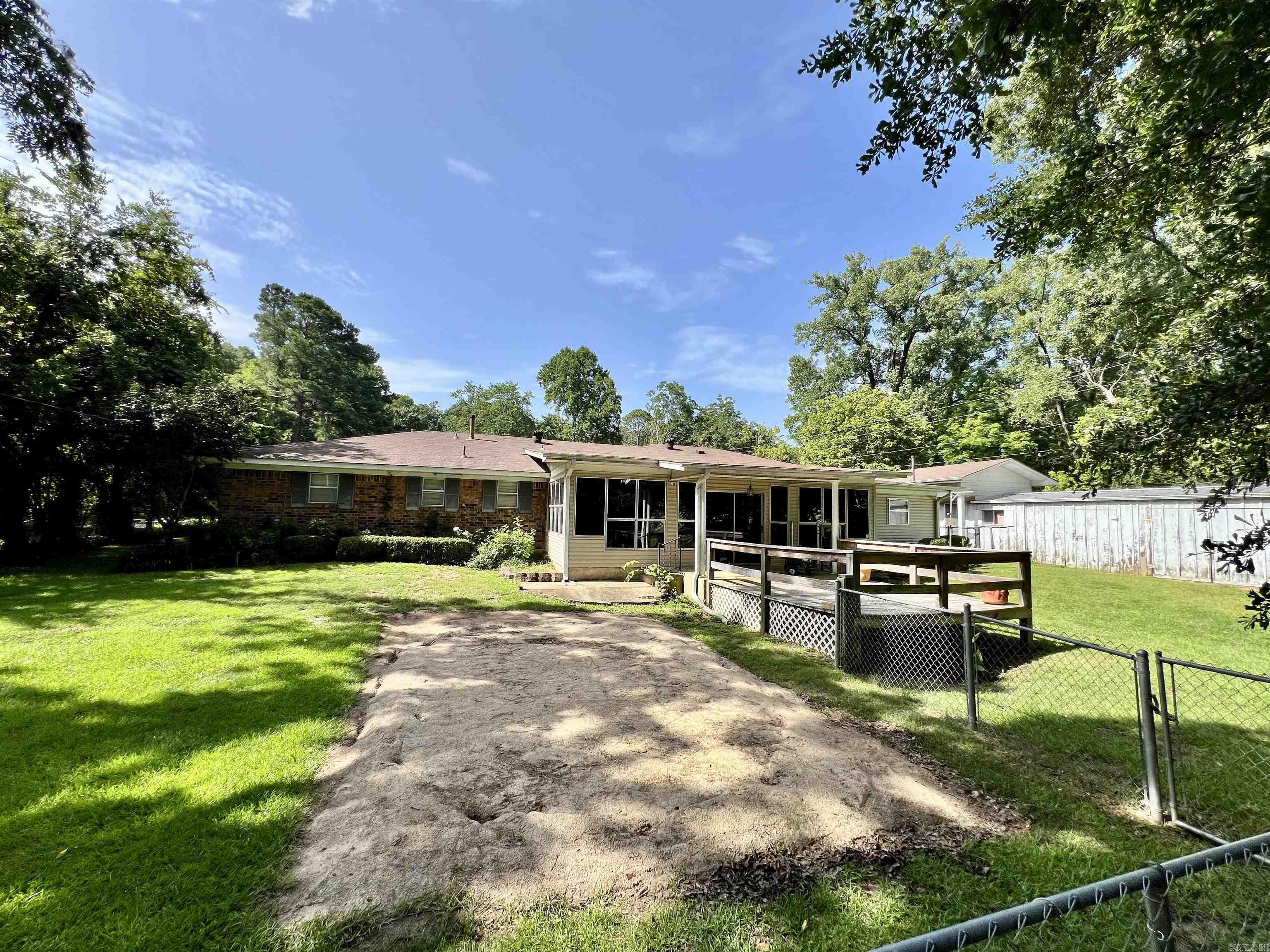 1350 Lee Street Property Photo 5