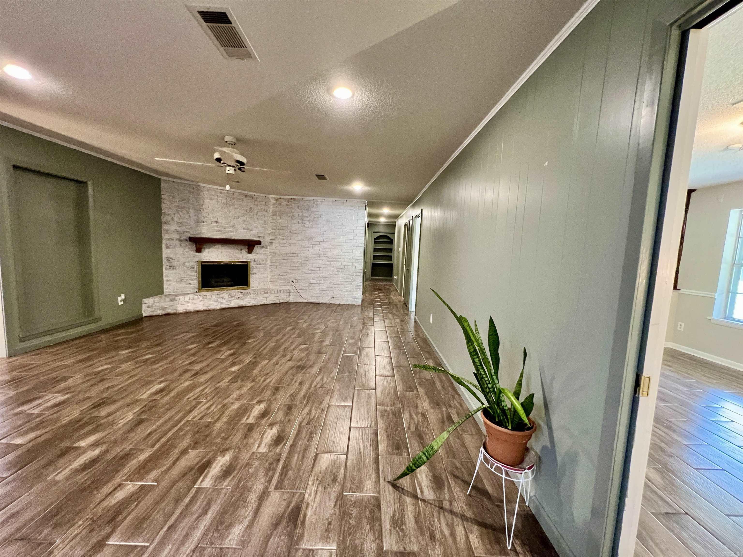 1350 Lee Street Property Photo 15