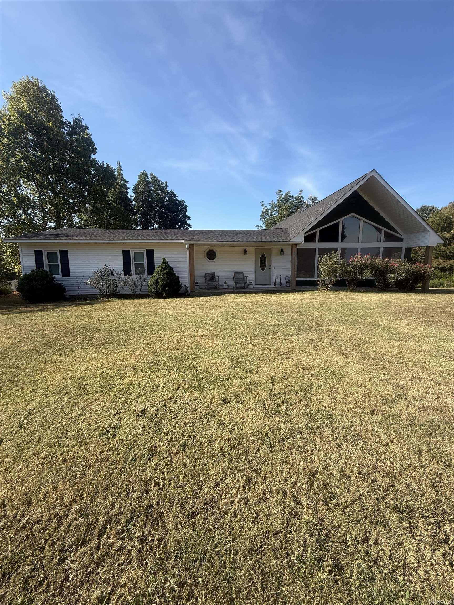 5816 Fairview Rd Property Photo 1