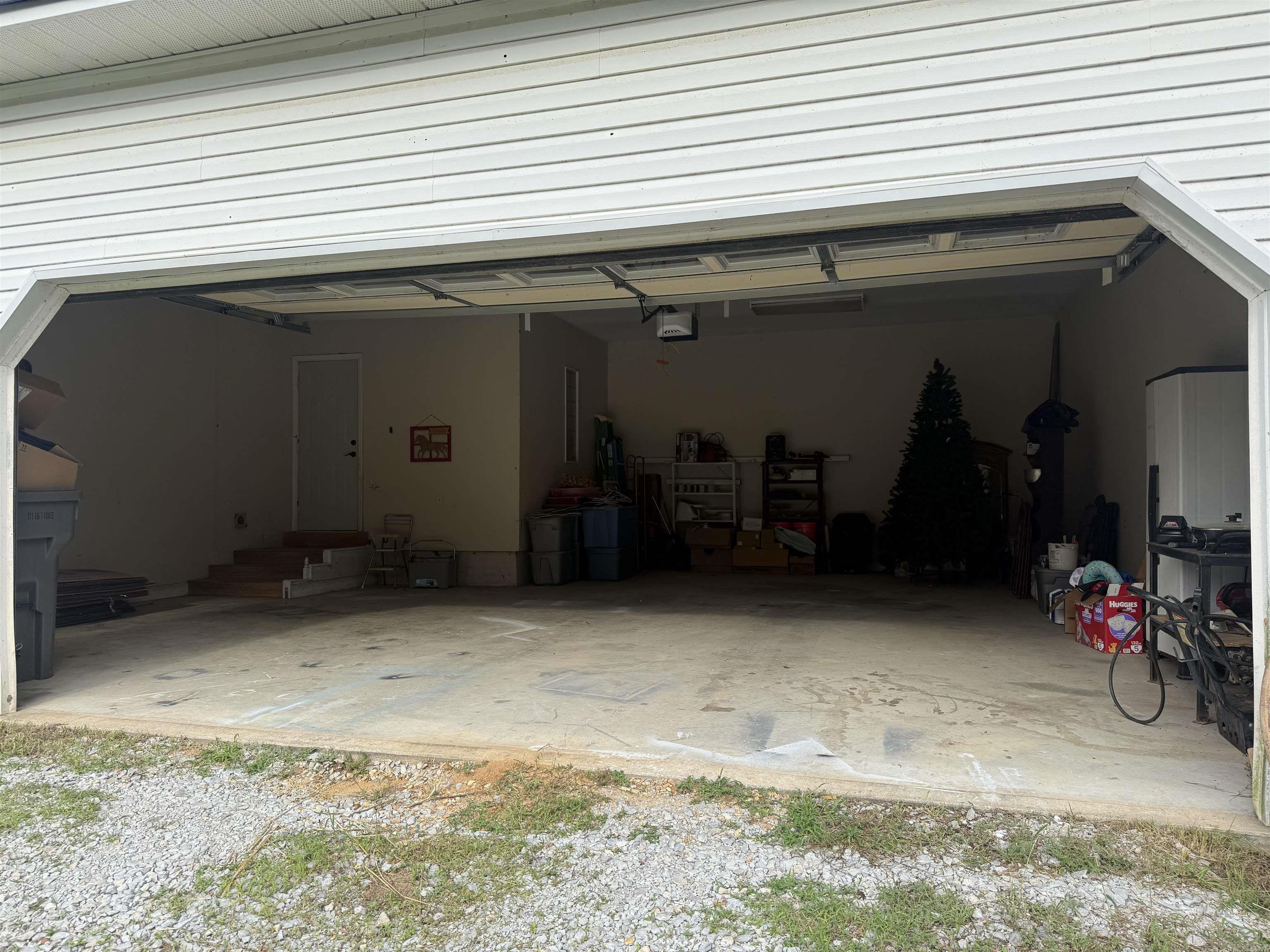 5816 Fairview Rd Property Photo 4
