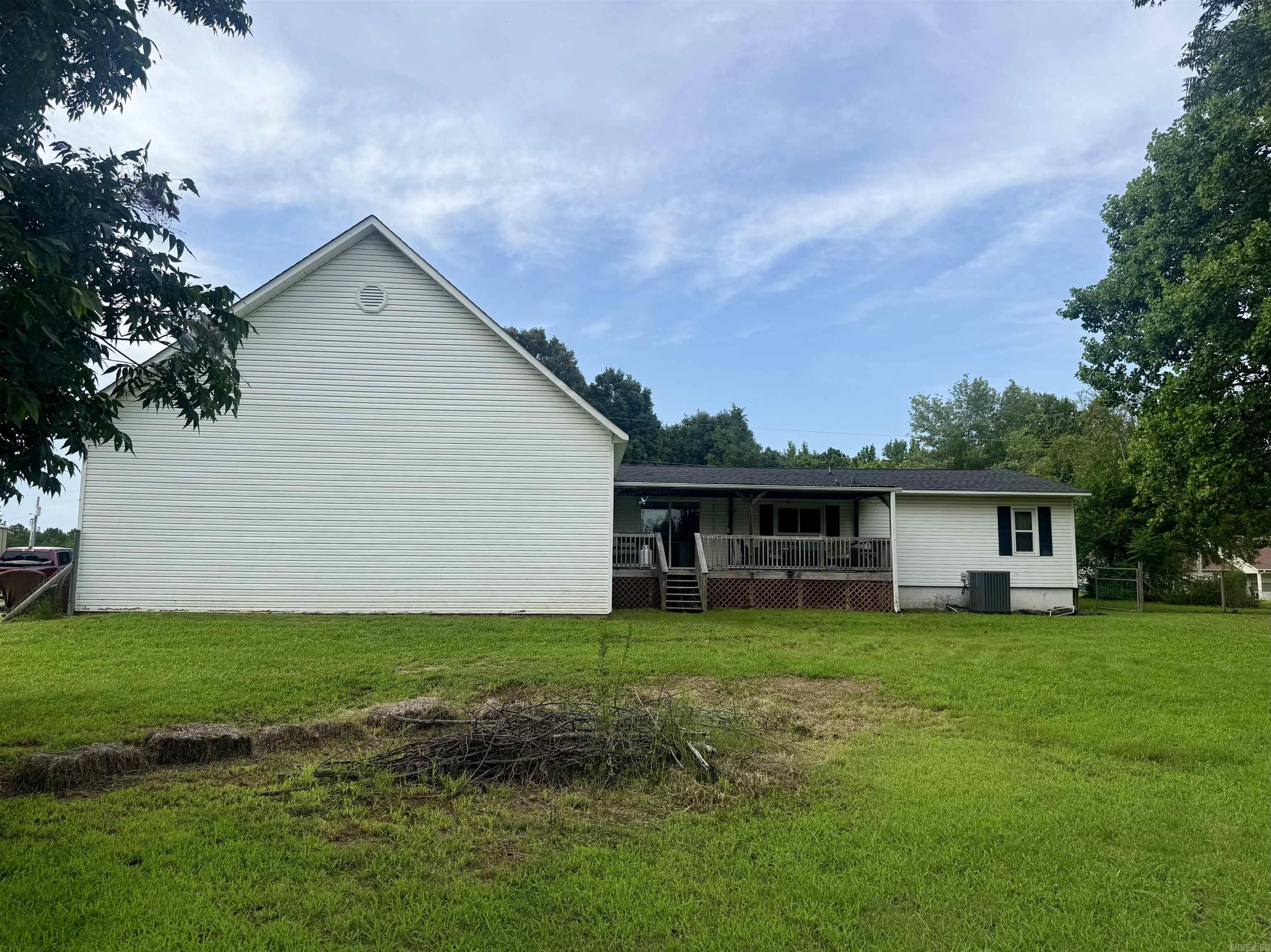 5816 Fairview Rd Property Photo 5