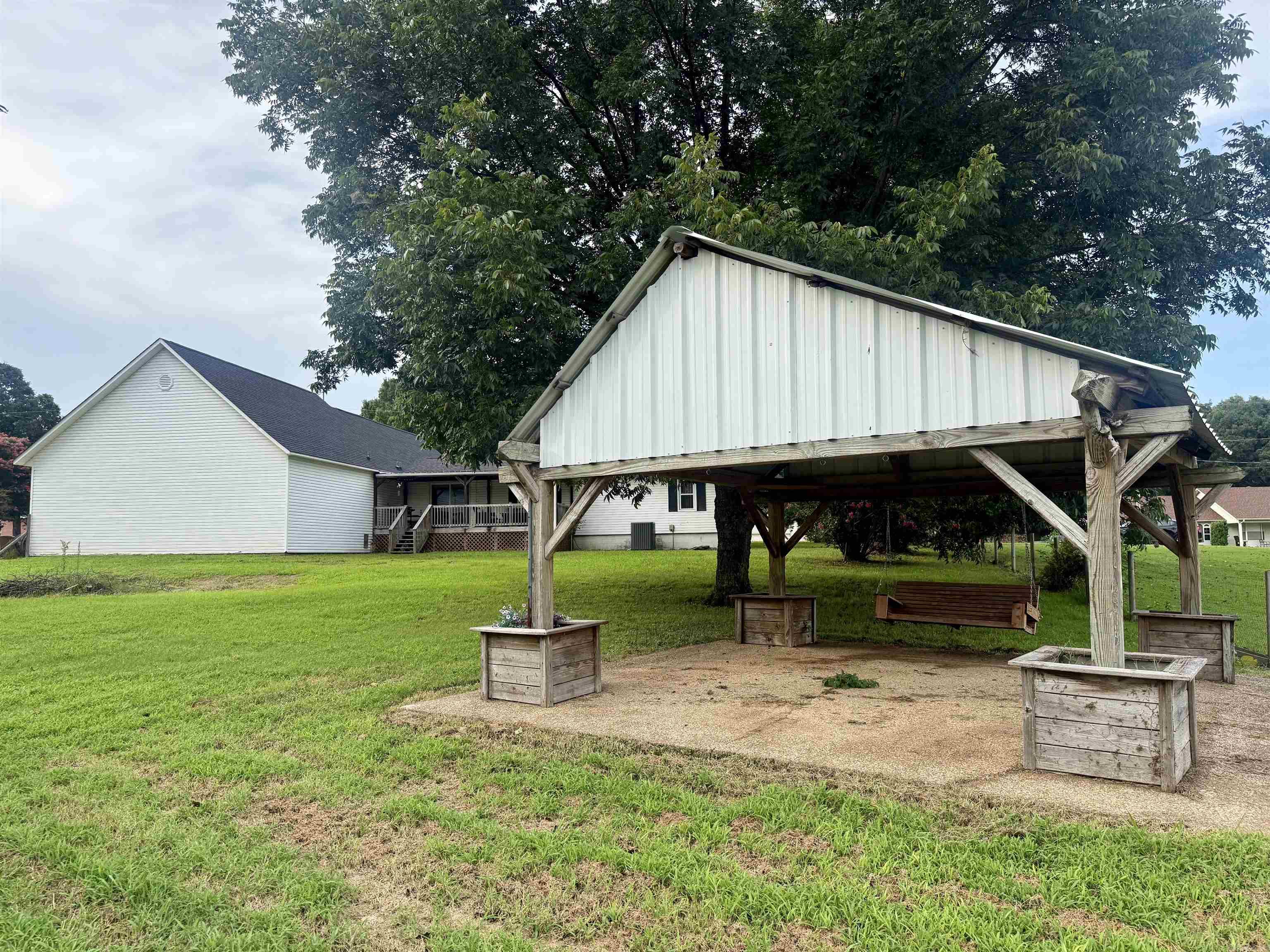 5816 Fairview Rd Property Photo 7
