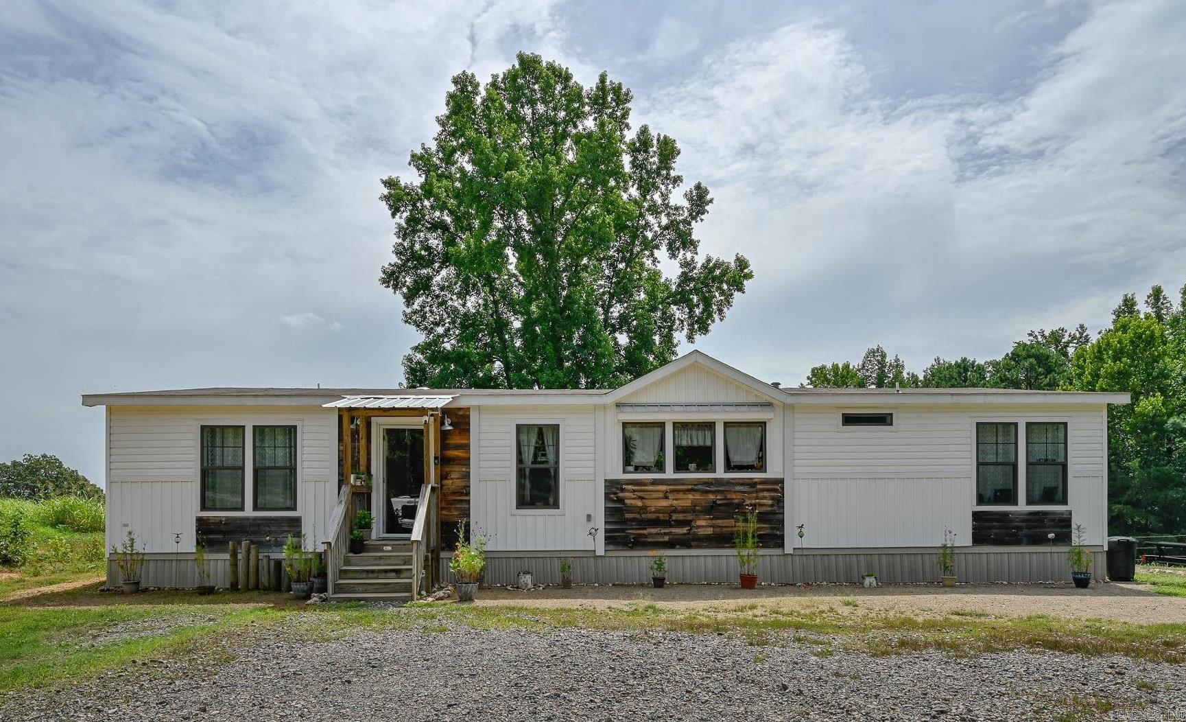 938 Ballpark Road Property Photo 3