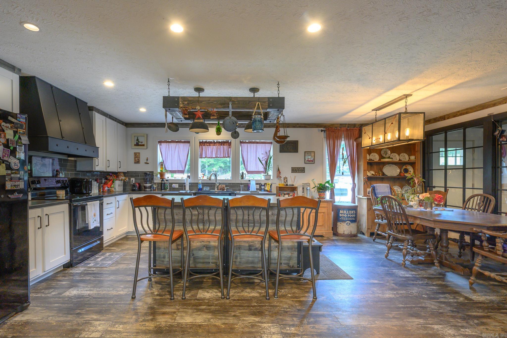 938 Ballpark Road Property Photo 10