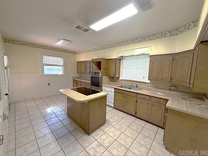 400 E Nichols Street Property Photo 9