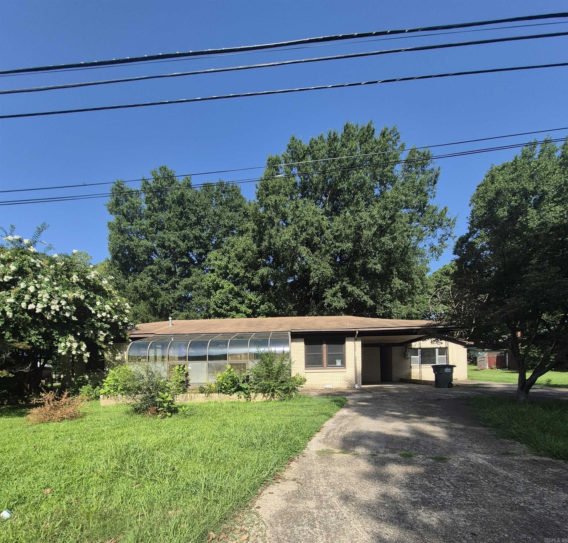 206 S Collison Avenue Property Photo 1