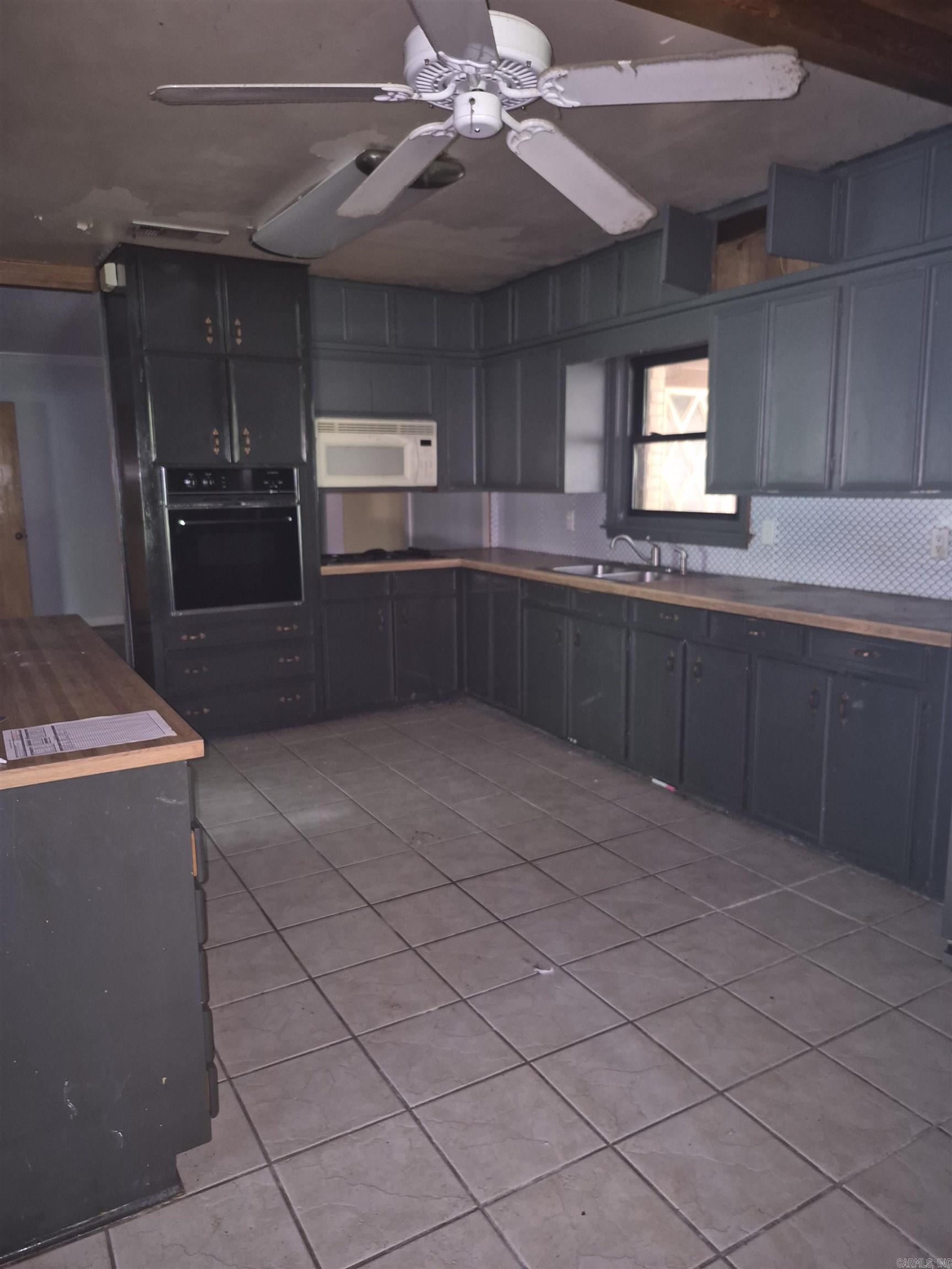 206 S Collison Avenue Property Photo 10