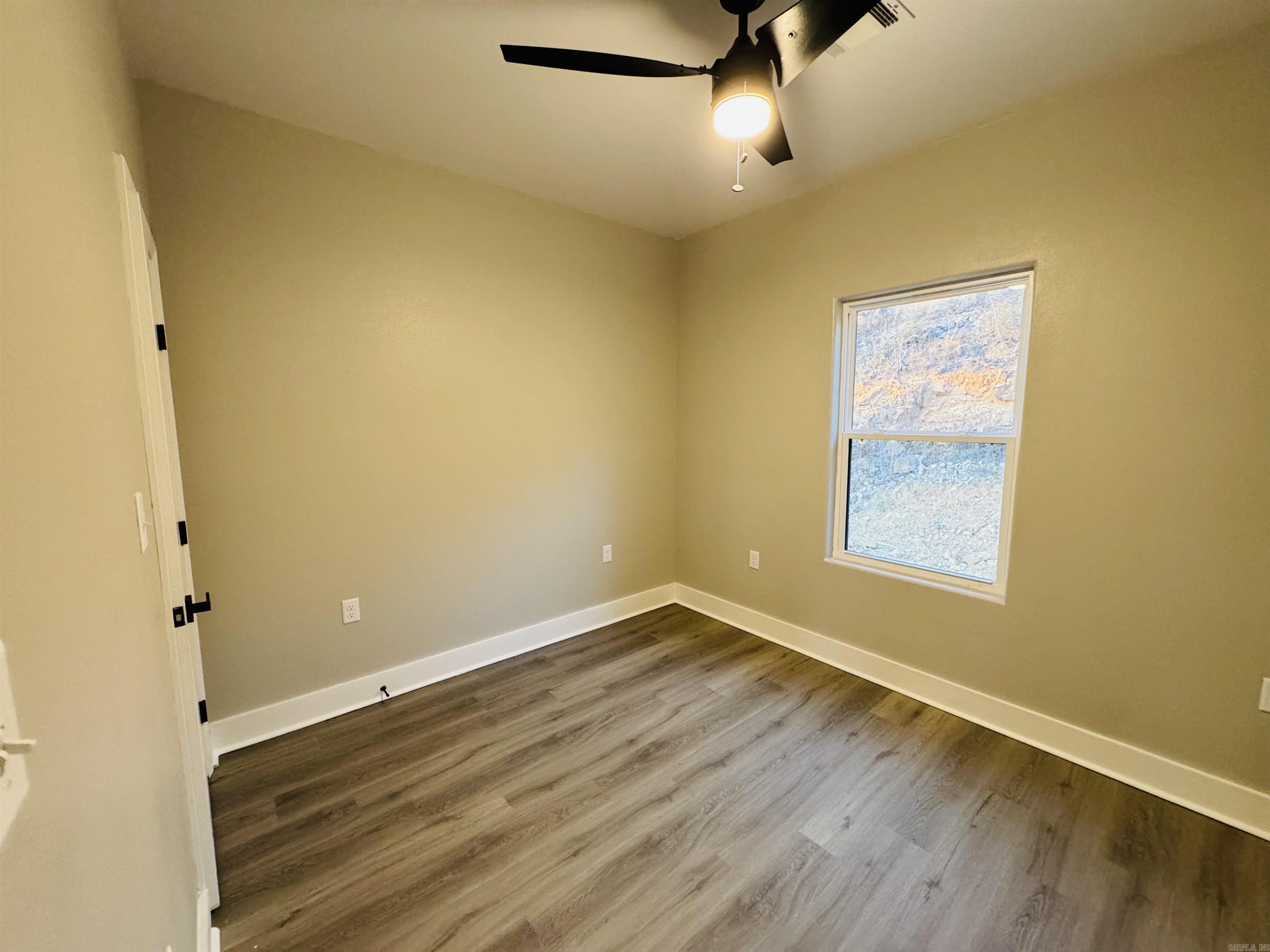 519 Crepe Myrtle Loop Property Photo 16
