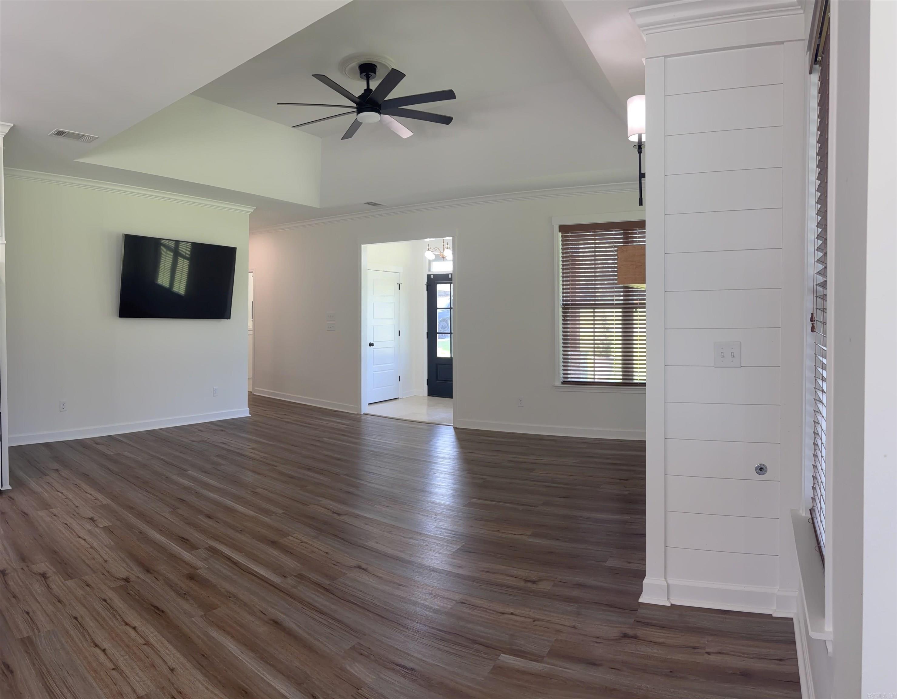 1005 Saddle Brook Circle Property Photo 4