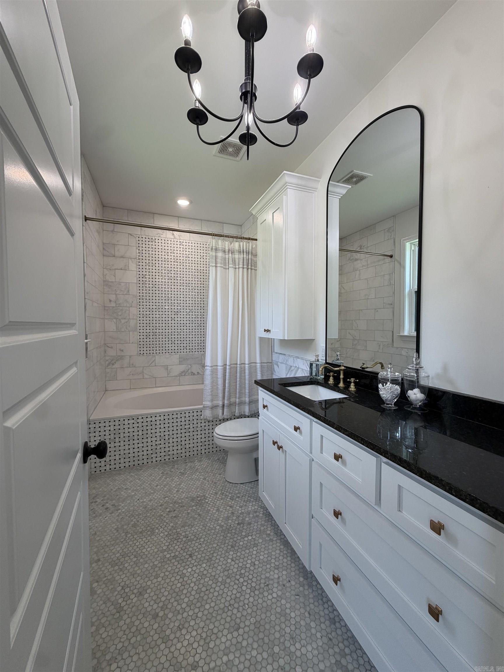 1005 Saddle Brook Circle Property Photo 11