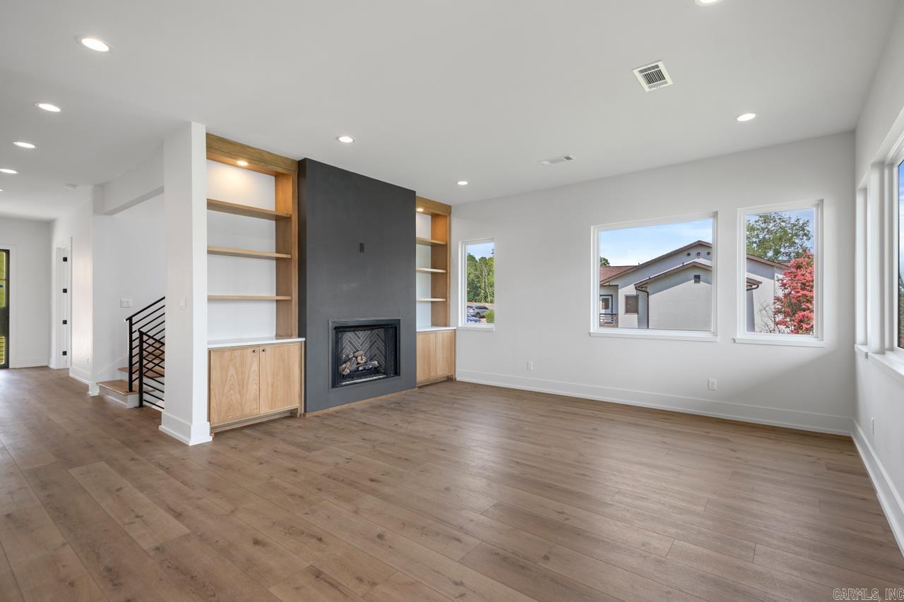 250 Post Point Property Photo 12