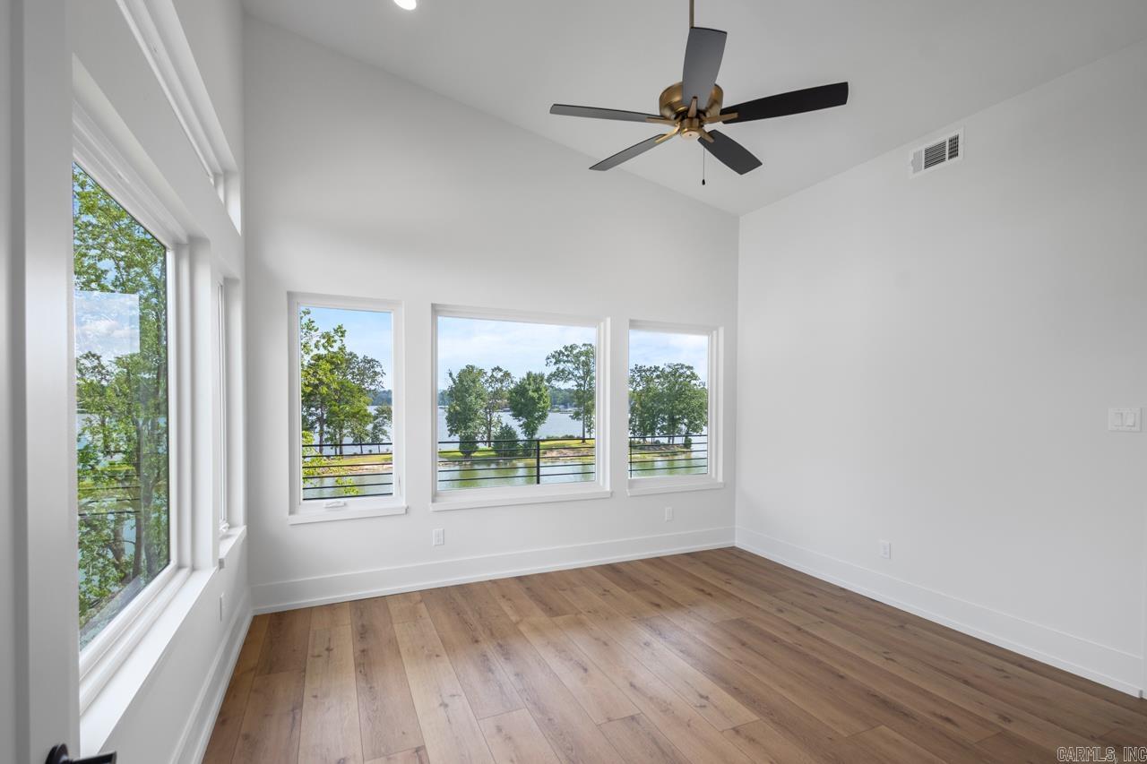 250 Post Point Property Photo 31