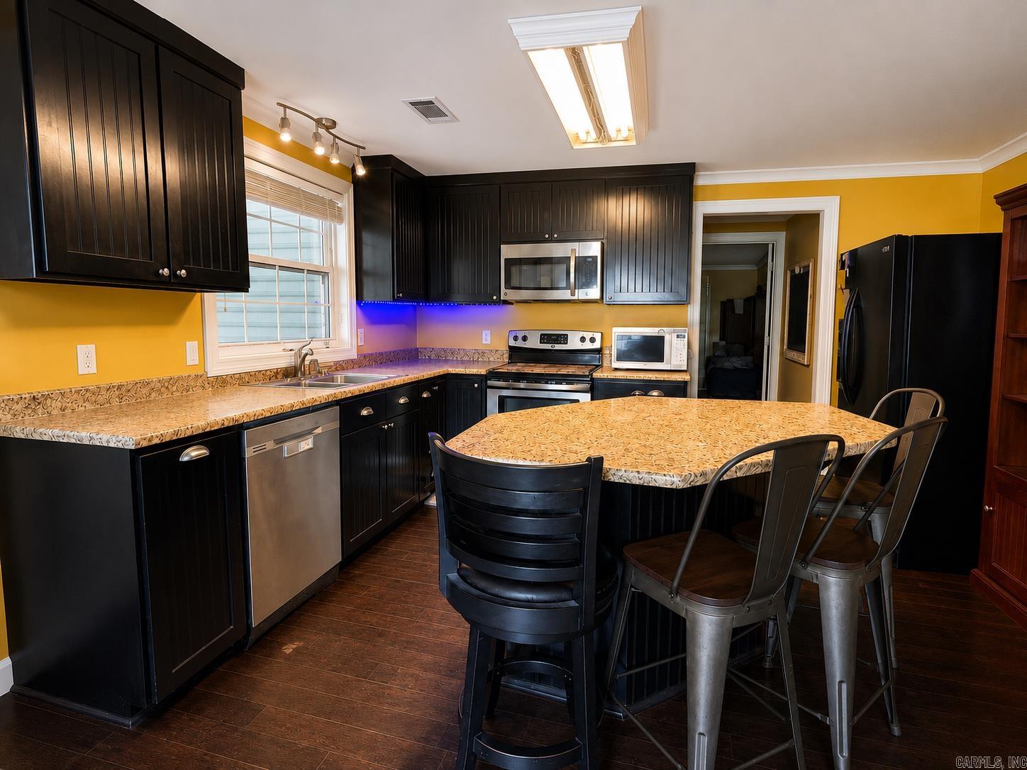 3878 Central Road Property Photo 4