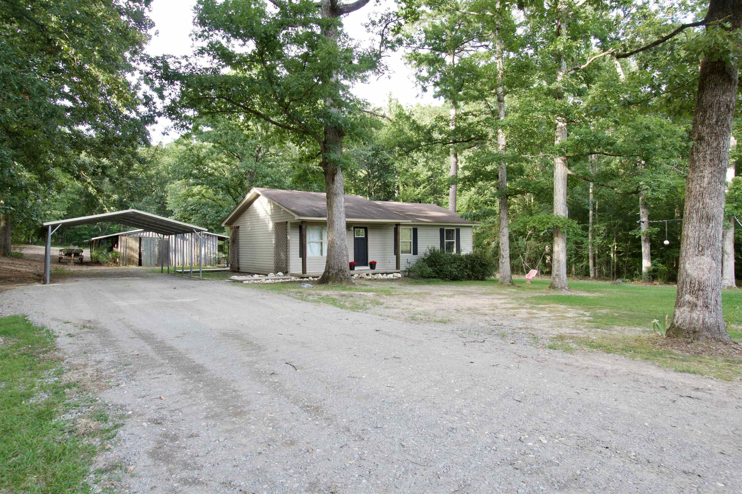 61 Grant 735 Property Photo 2