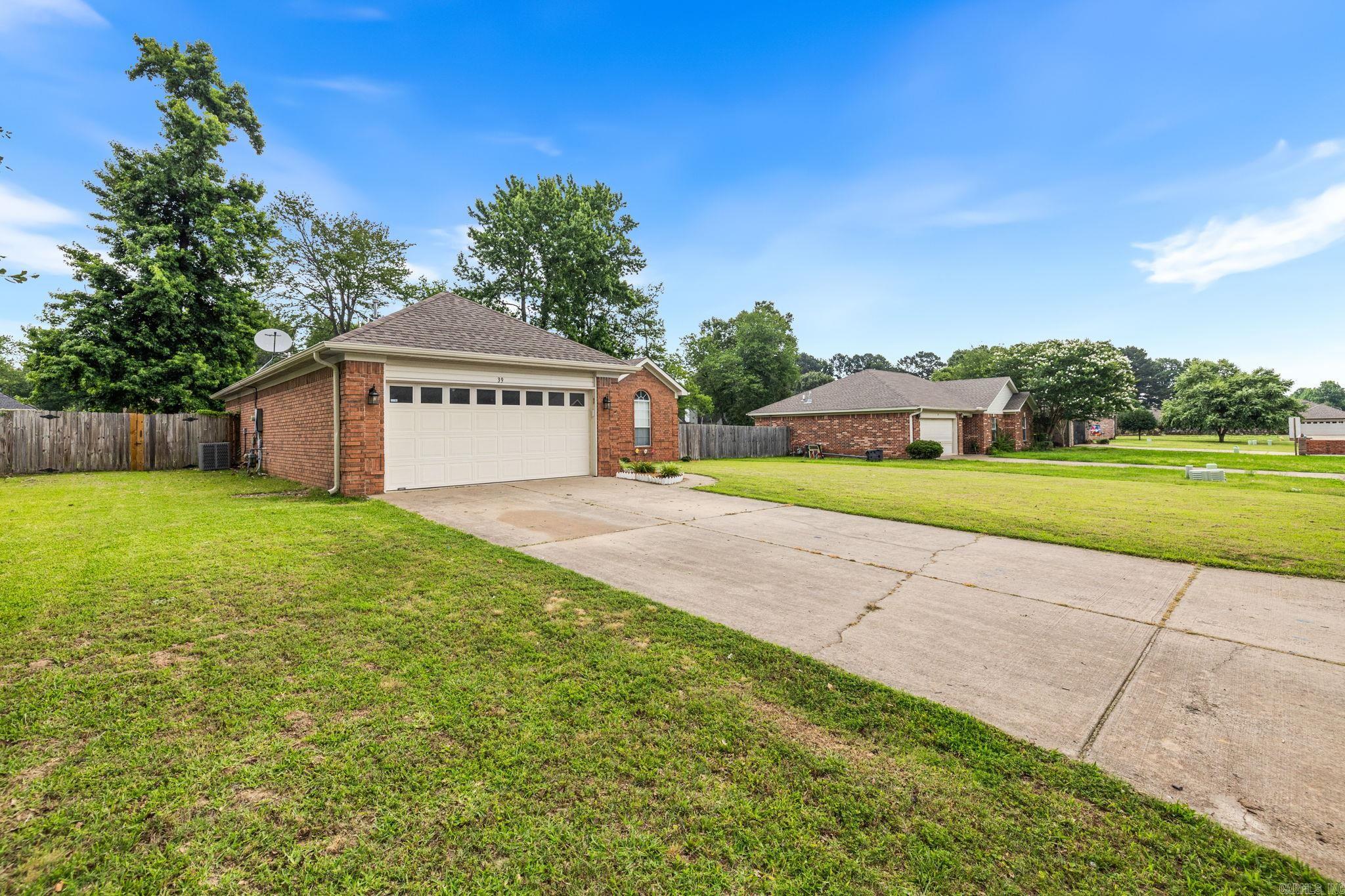 39 Robin Lane Property Photo 2