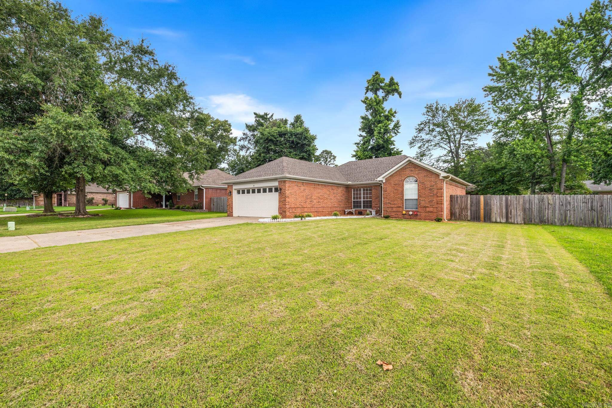 39 Robin Lane Property Photo 3