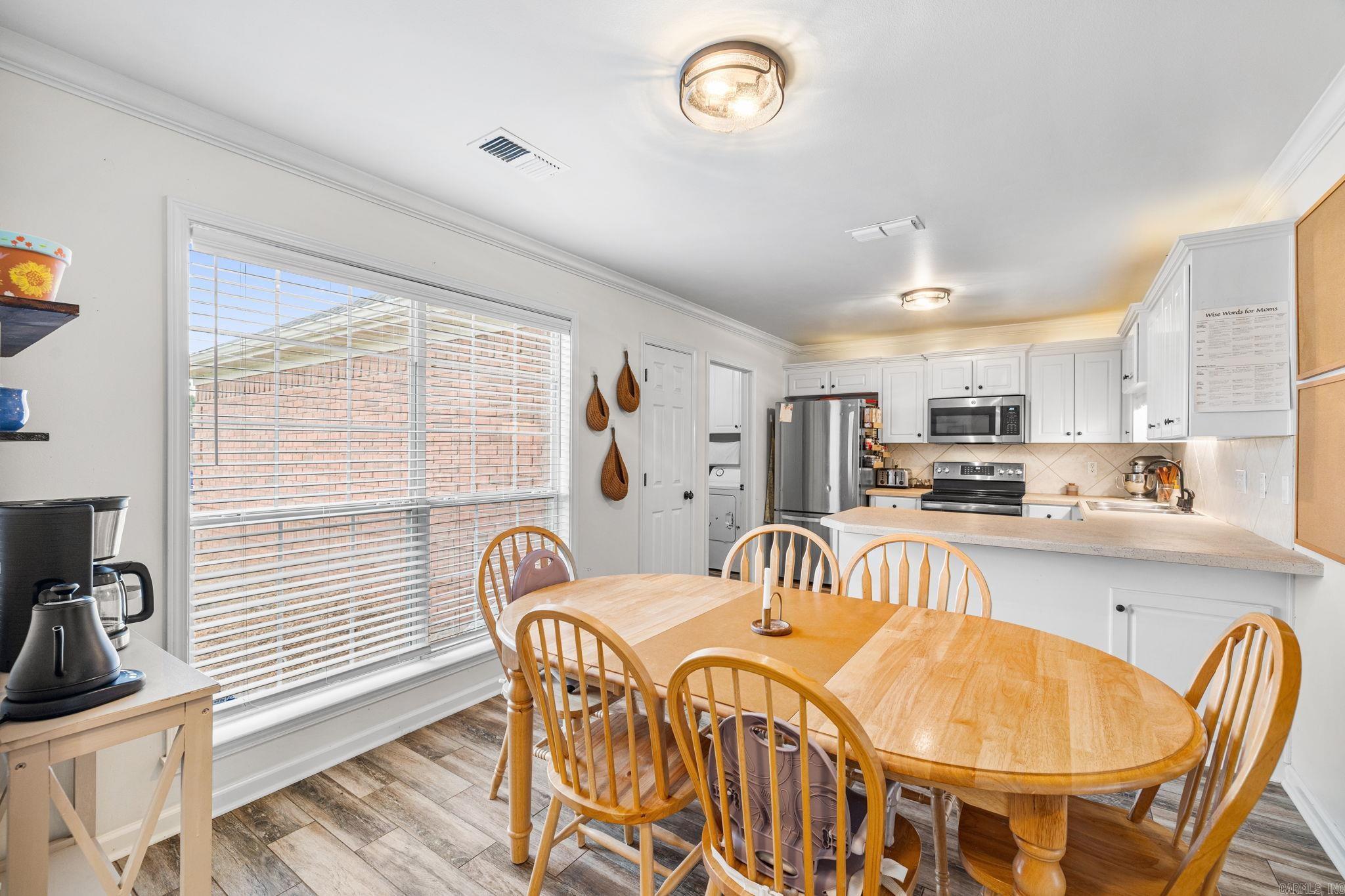 39 Robin Lane Property Photo 10