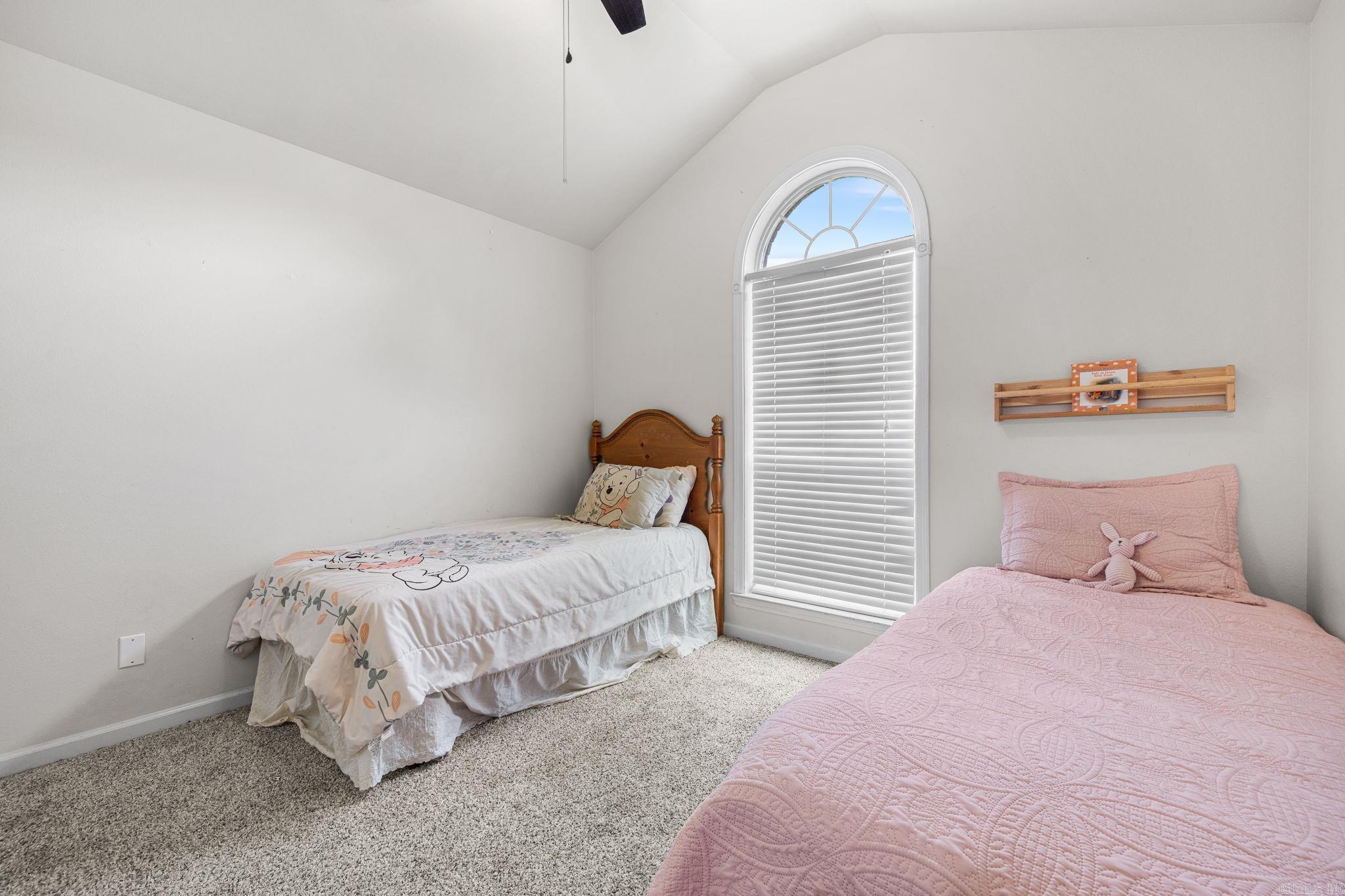 39 Robin Lane Property Photo 22