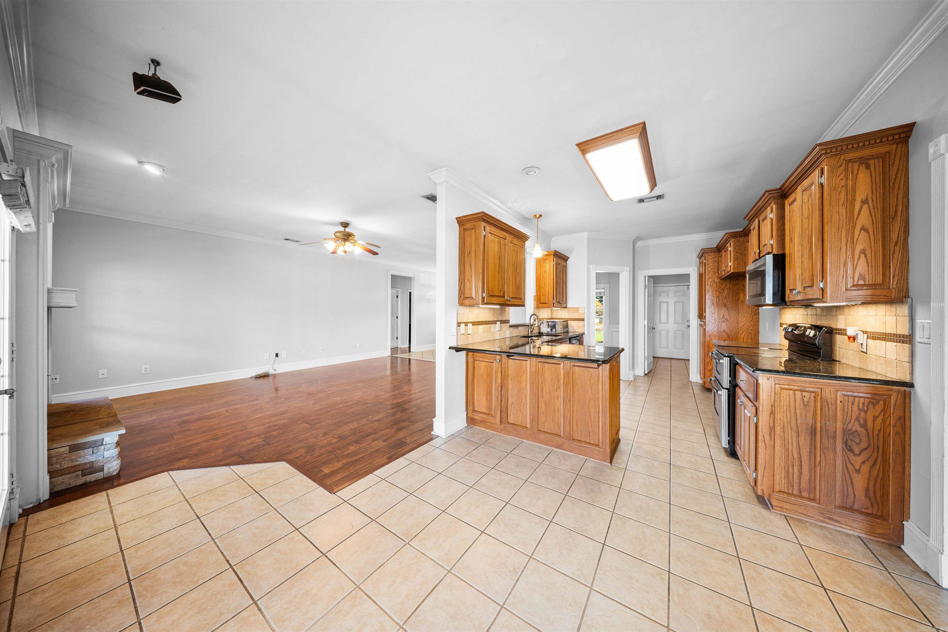 5307 Congressional Drive Property Photo 6