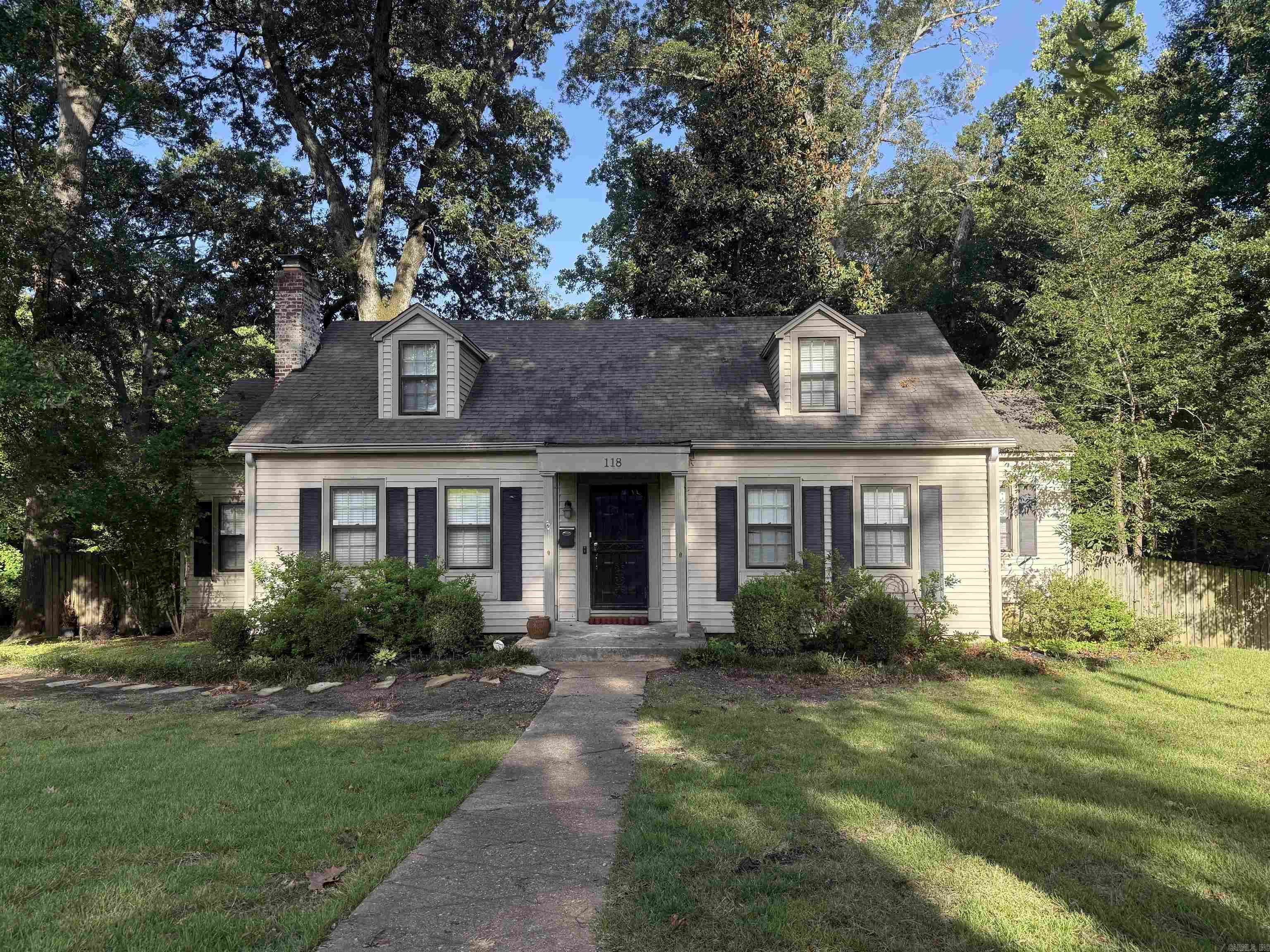 118 Robertson Avenue Property Photo 1