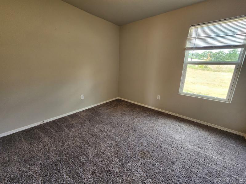 1072 Huntington Drive Property Photo 4
