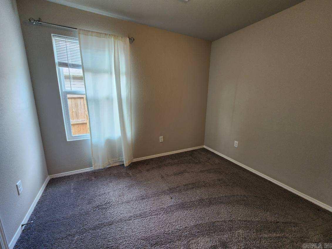 1072 Huntington Drive Property Photo 9