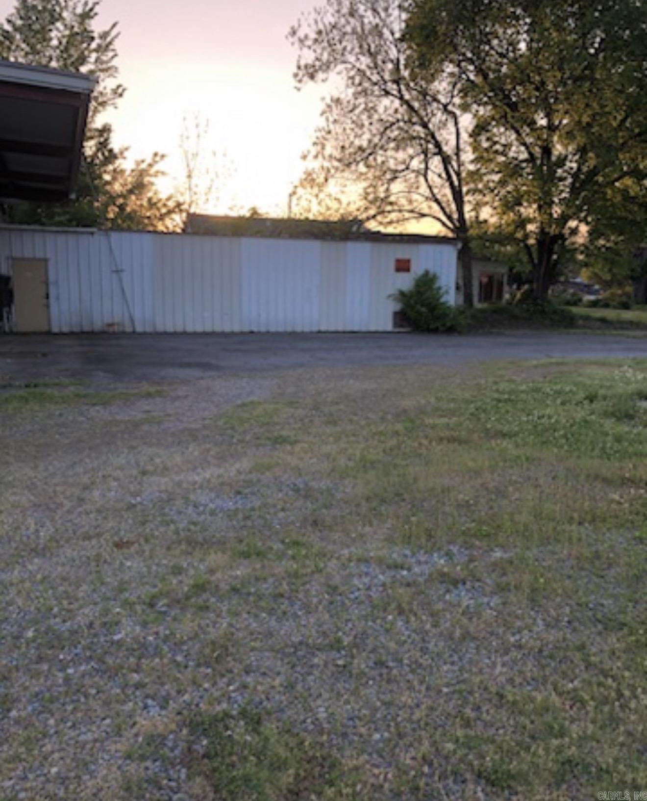 313 E Harding Ave Property Photo 9