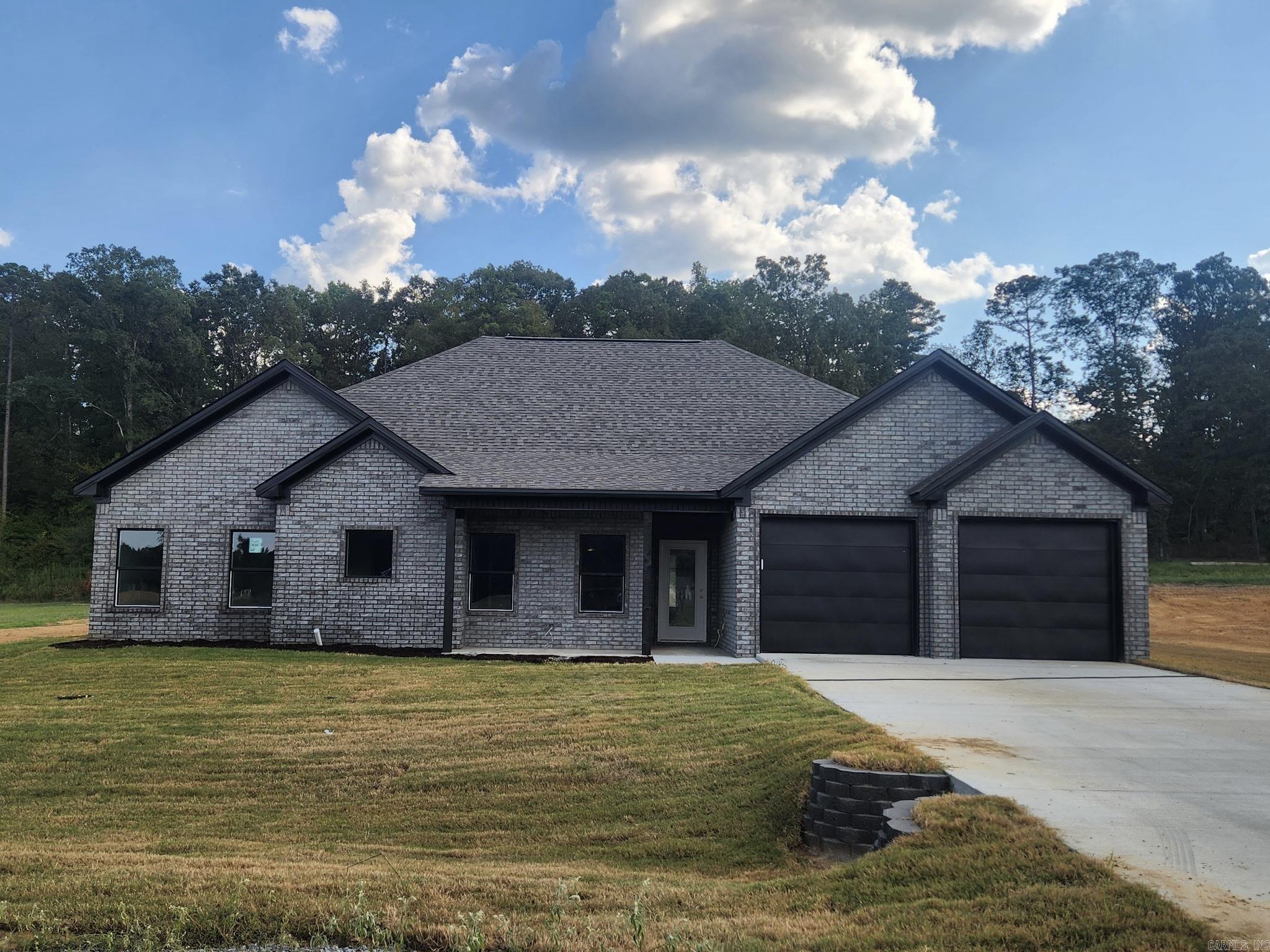 1136 Duke Drive Property Photo 1