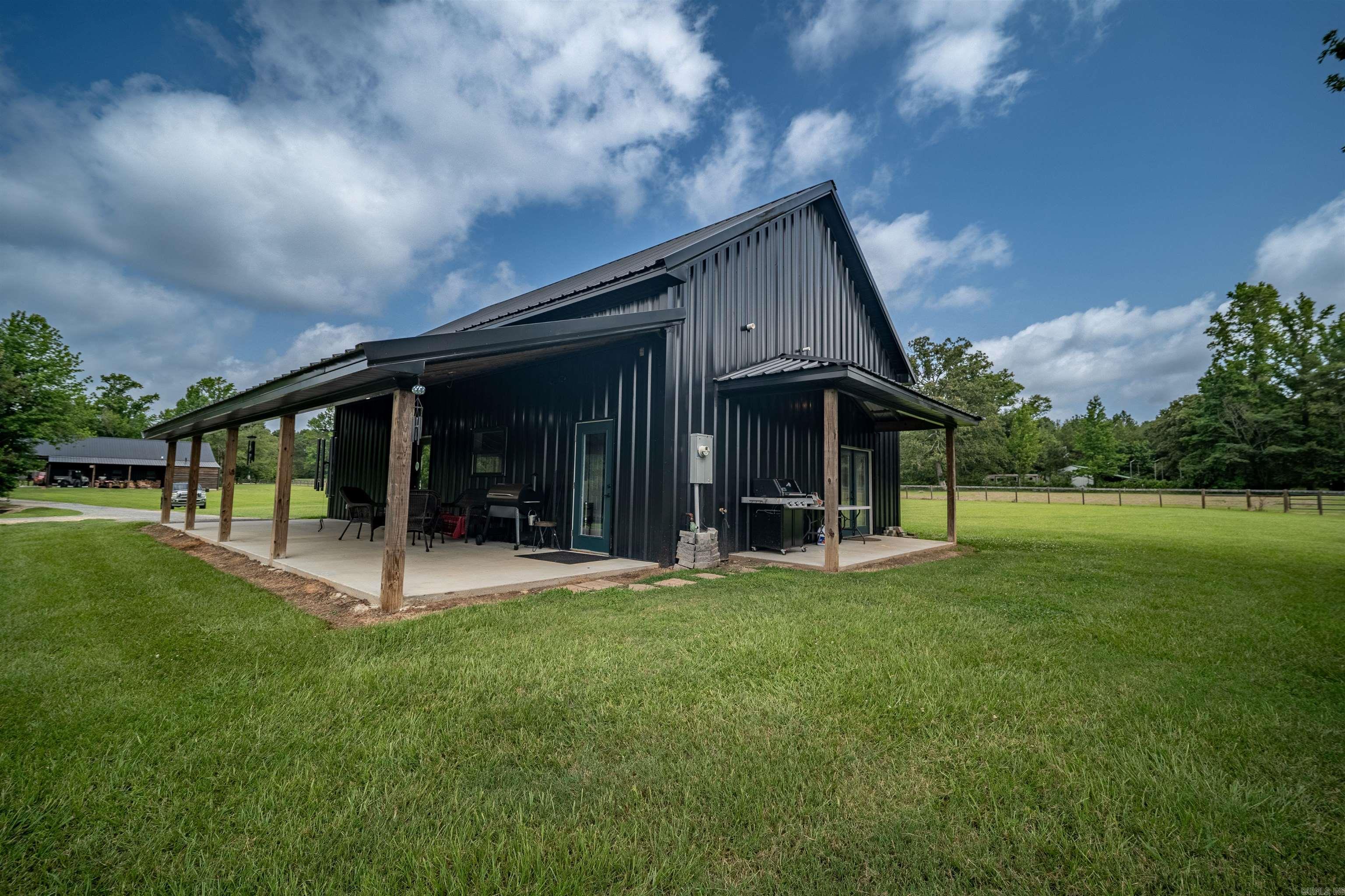 2886 N 83 Highway Property Photo 4