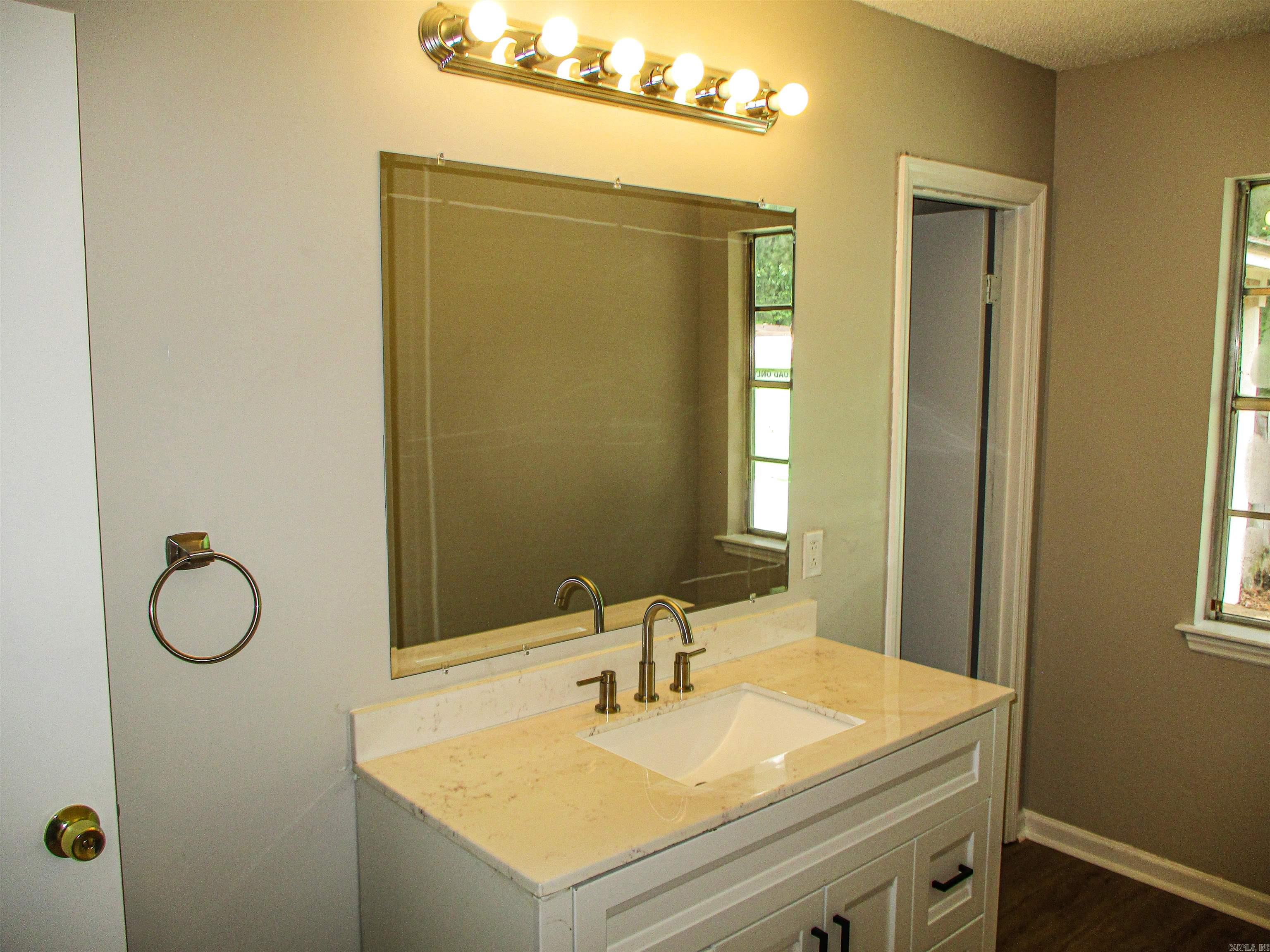 10813 Valiant Drive Property Photo 13