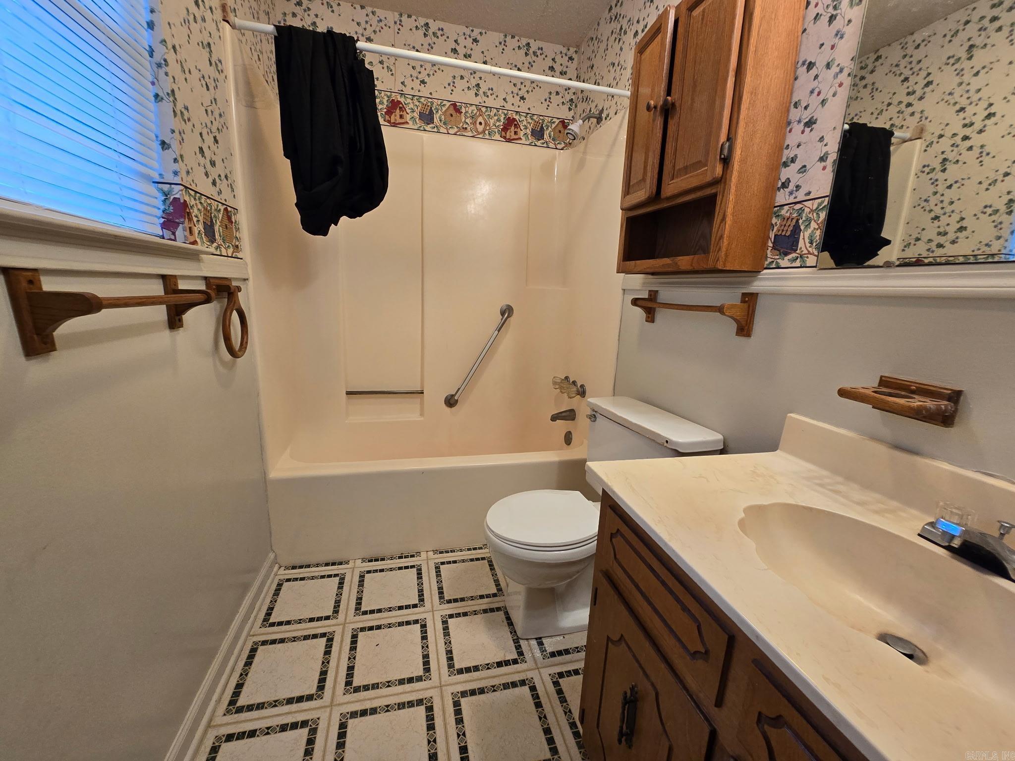 14 Devon Lane Property Photo 9