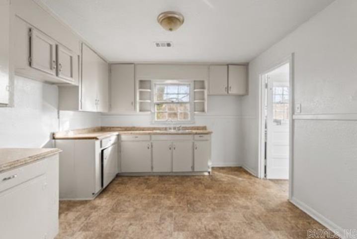 1511 W 23rd Street Property Photo 7