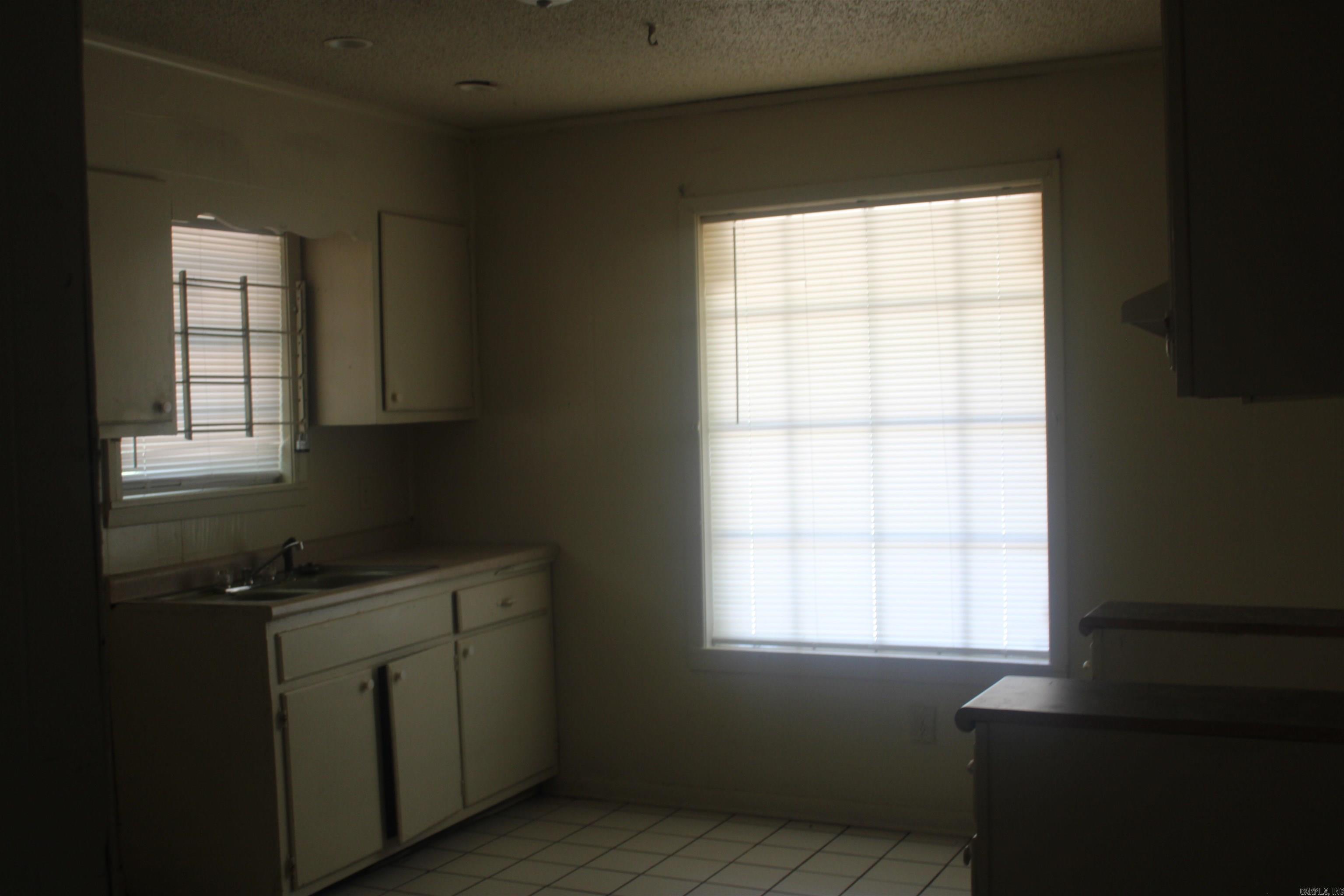 4406 W 16th Avenue Property Photo 4