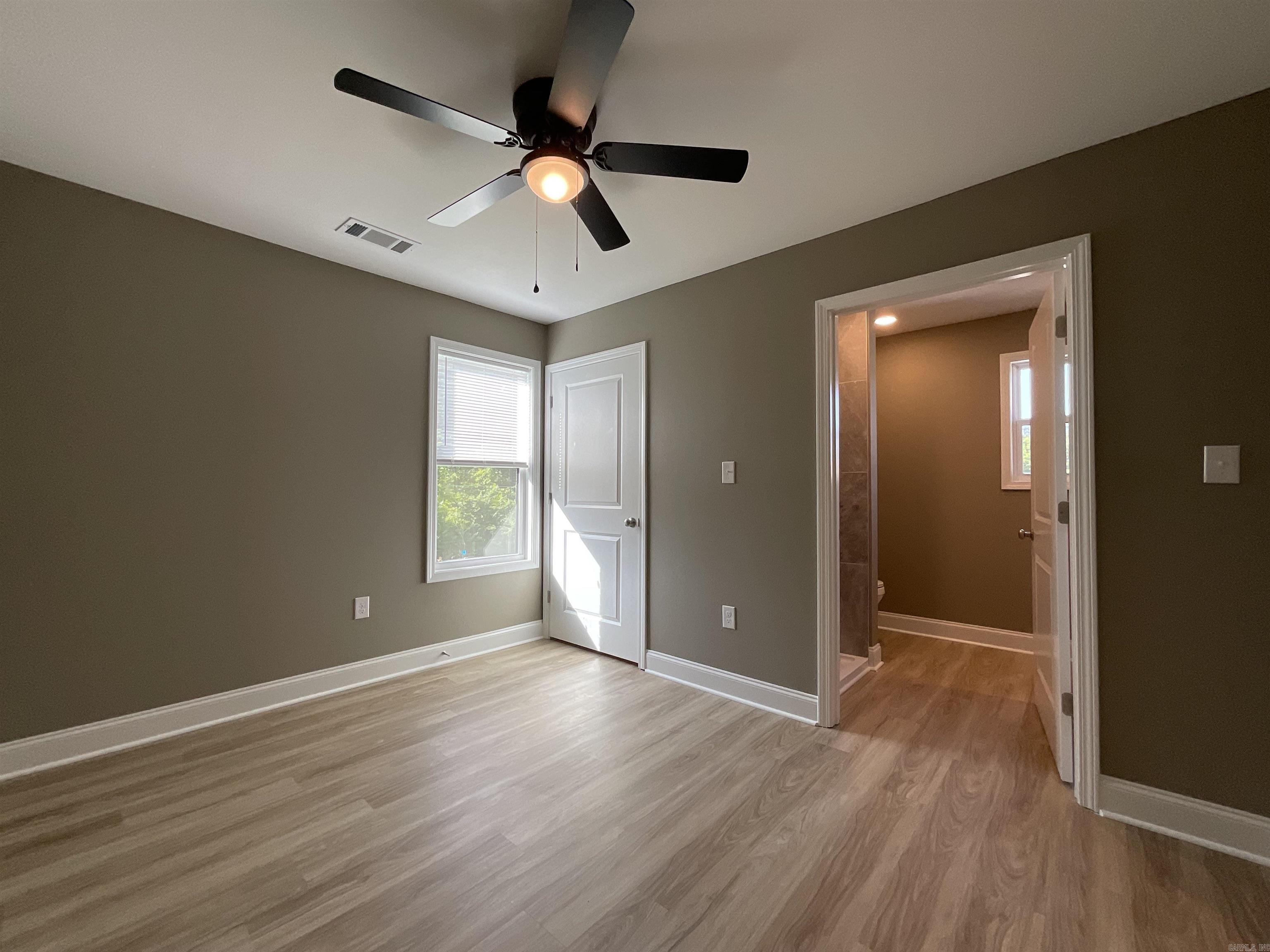 409 & 411 E Center Street Property Photo 18