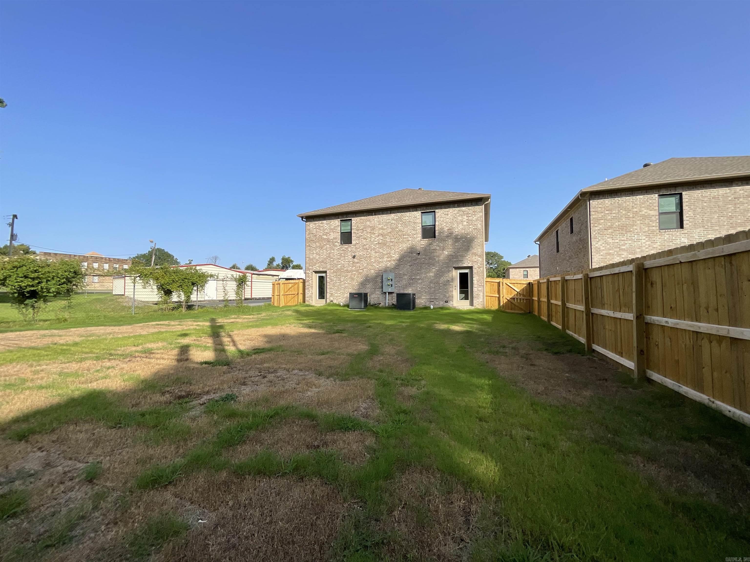 409 & 411 E Center Street Property Photo 50