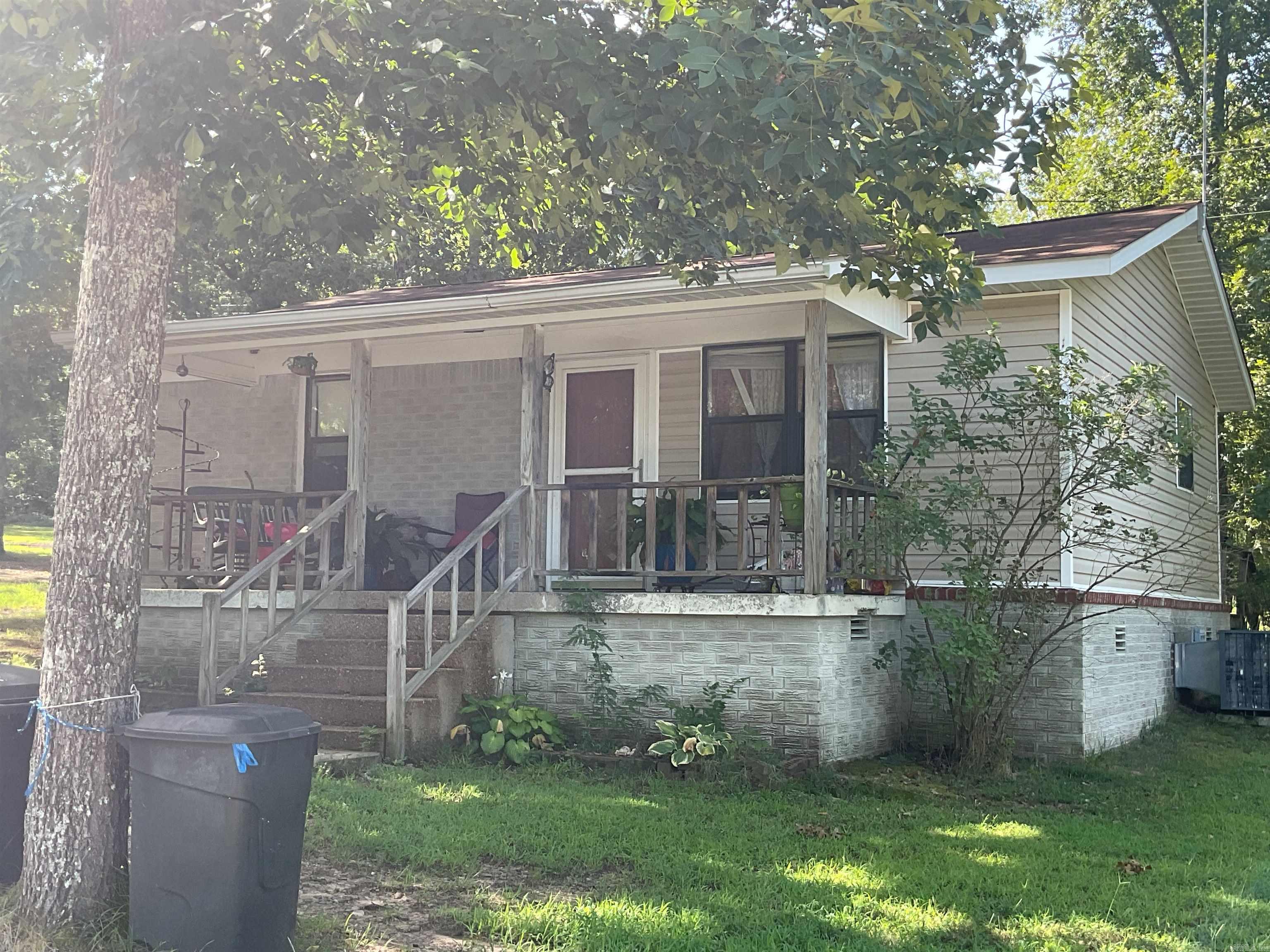 9076 Edgemont Rd. Property Photo 3