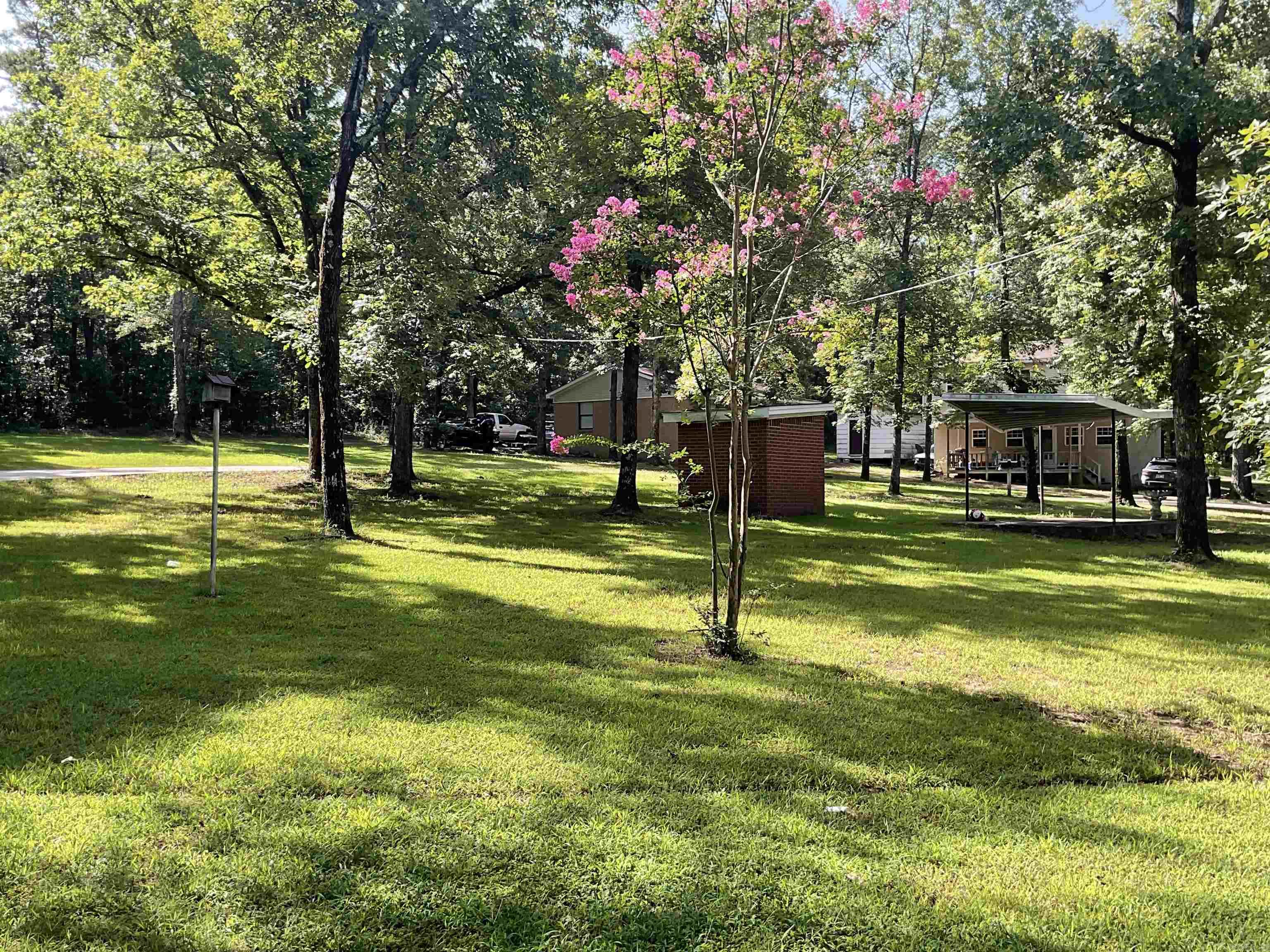 9076 Edgemont Rd. Property Photo 12
