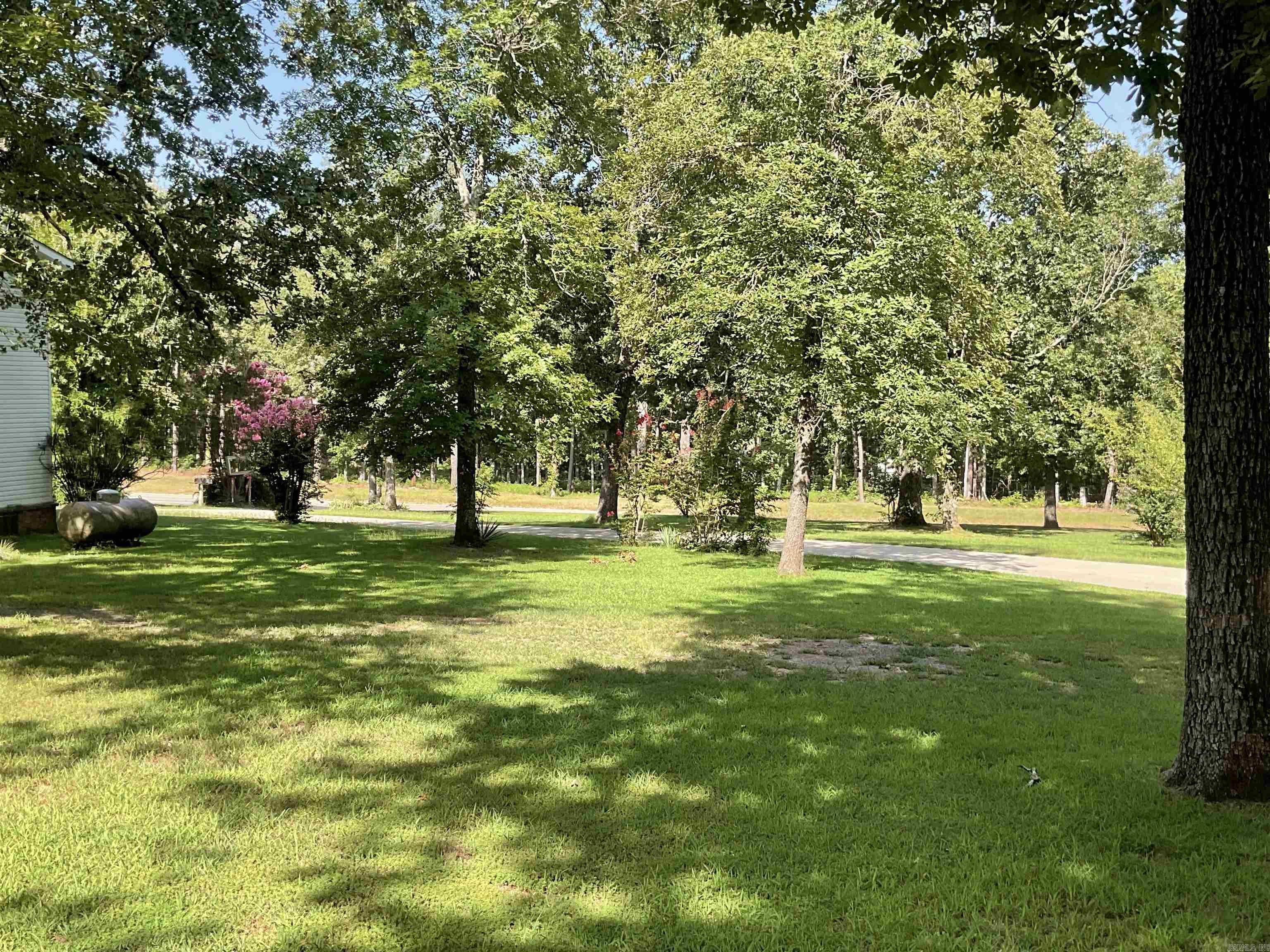9076 Edgemont Rd. Property Photo 14