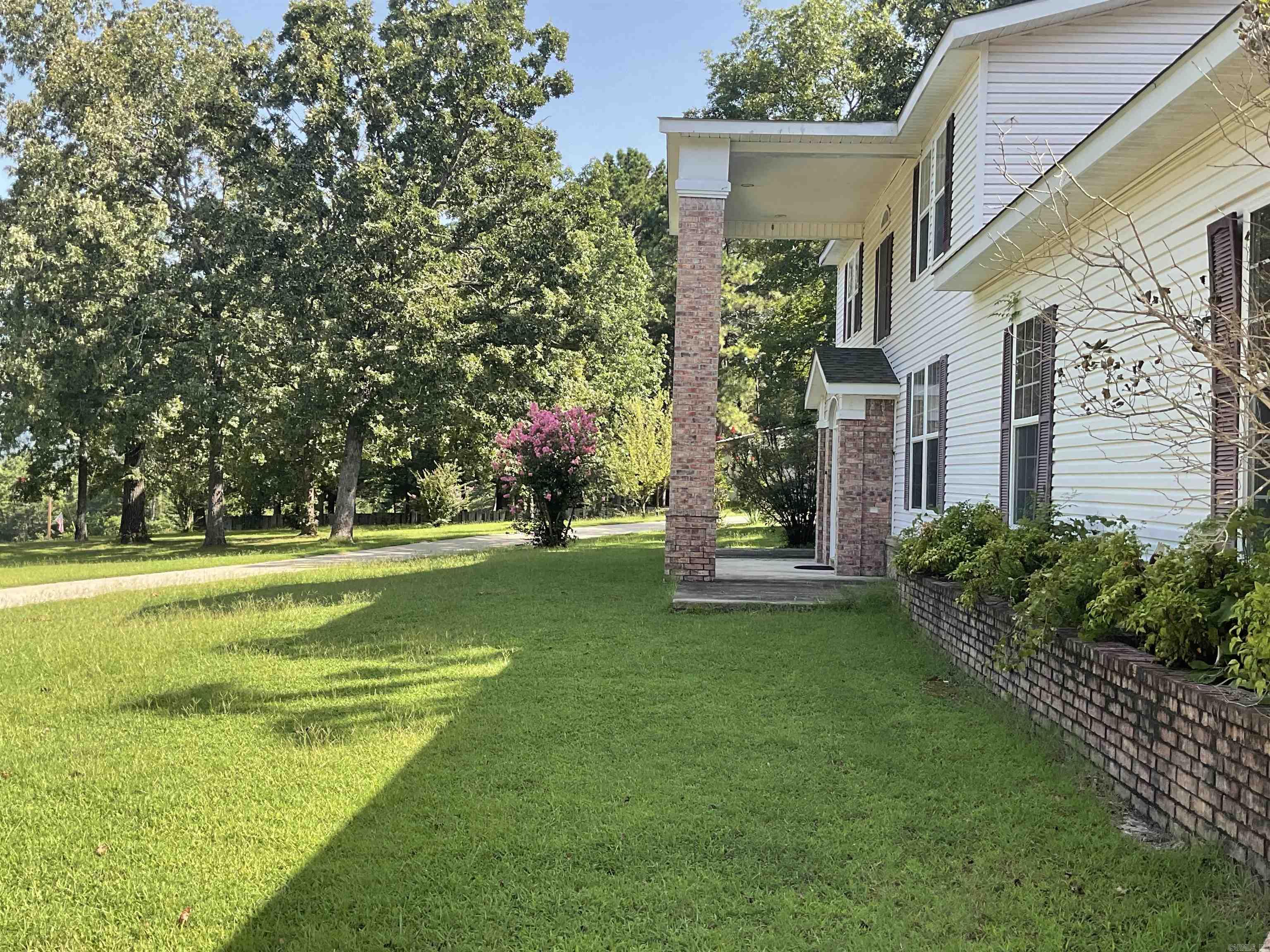 9076 Edgemont Rd. Property Photo 17