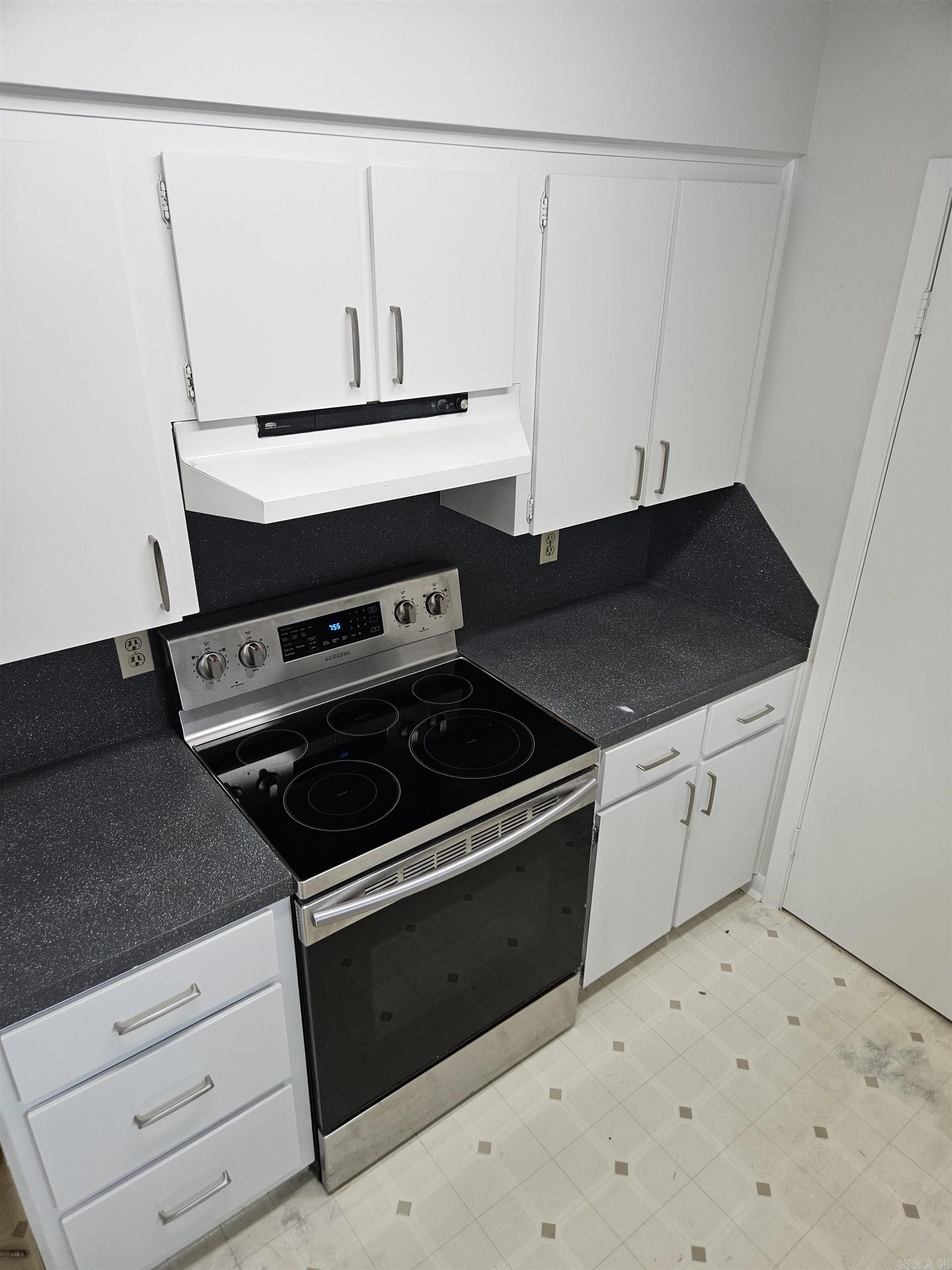10 Meadowlark Drive Property Photo 8