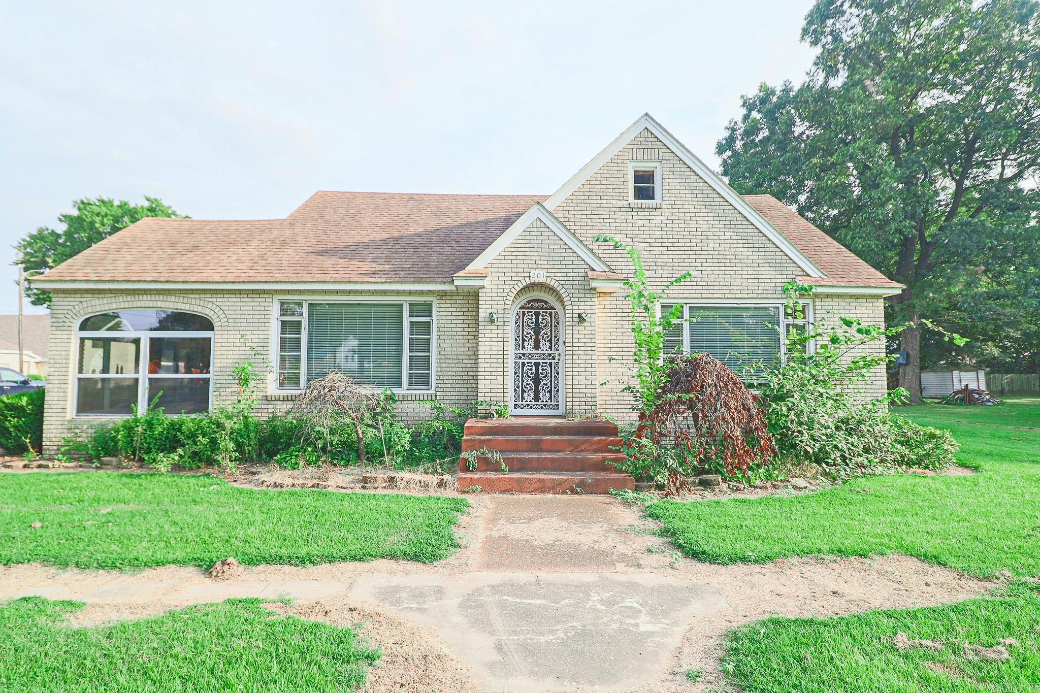 201 Hughey Street Property Photo 3