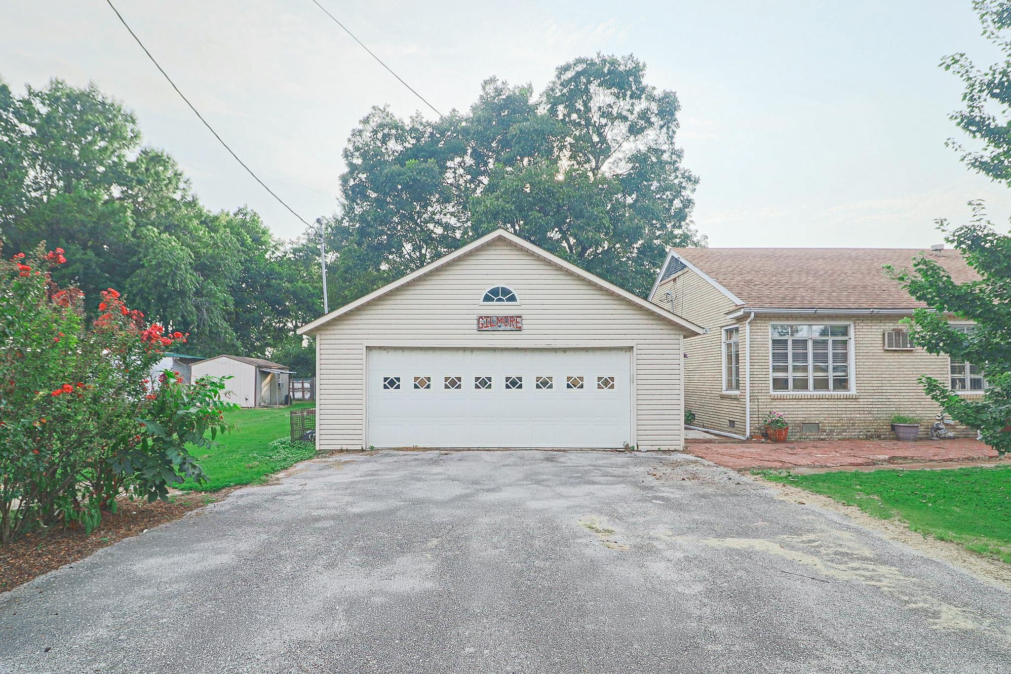 201 Hughey Street Property Photo 4