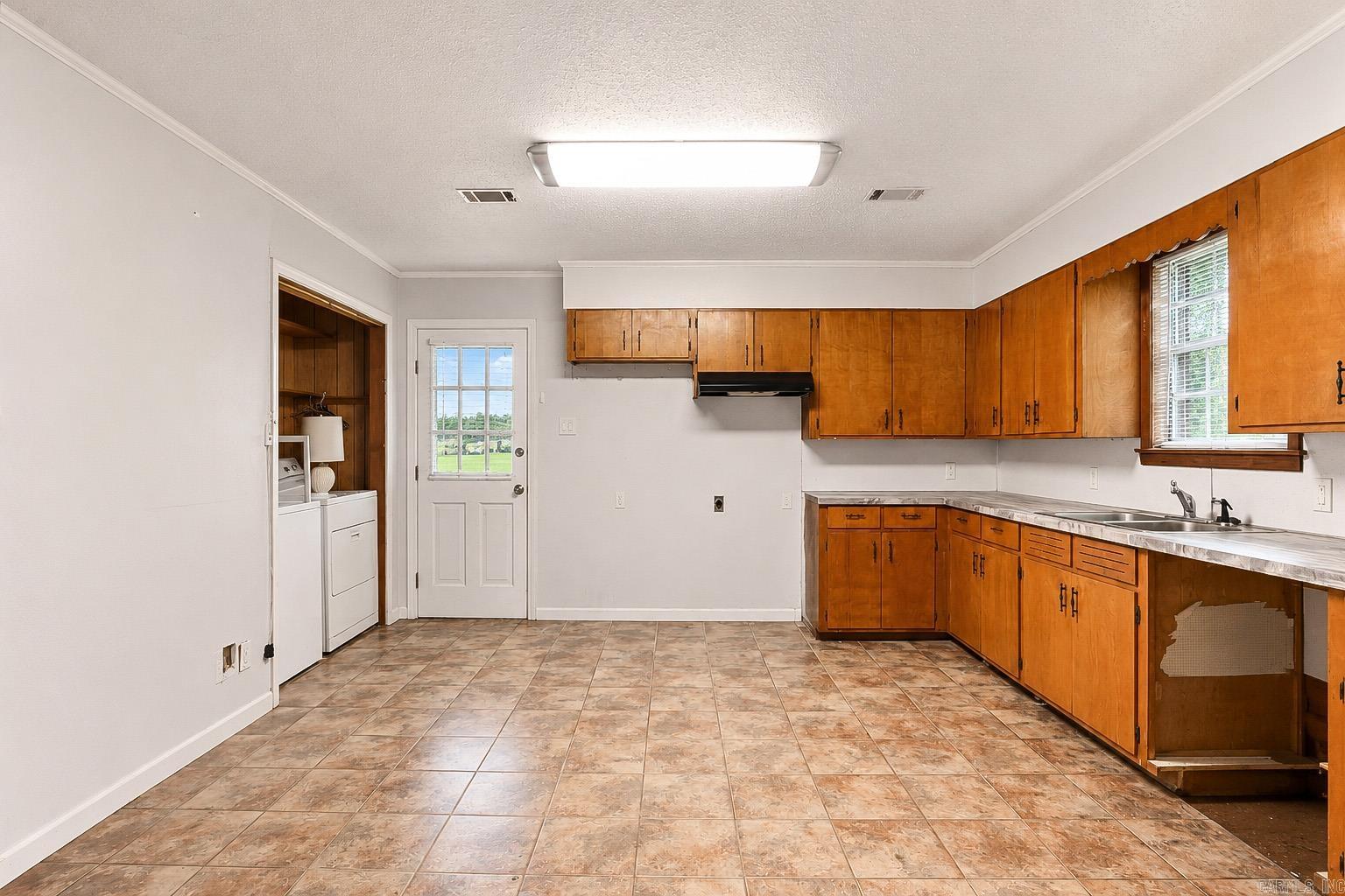 4501 Payton Property Photo 7
