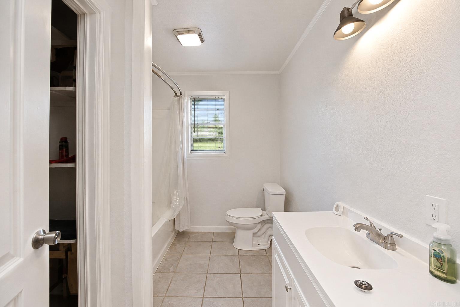 4501 Payton Property Photo 8