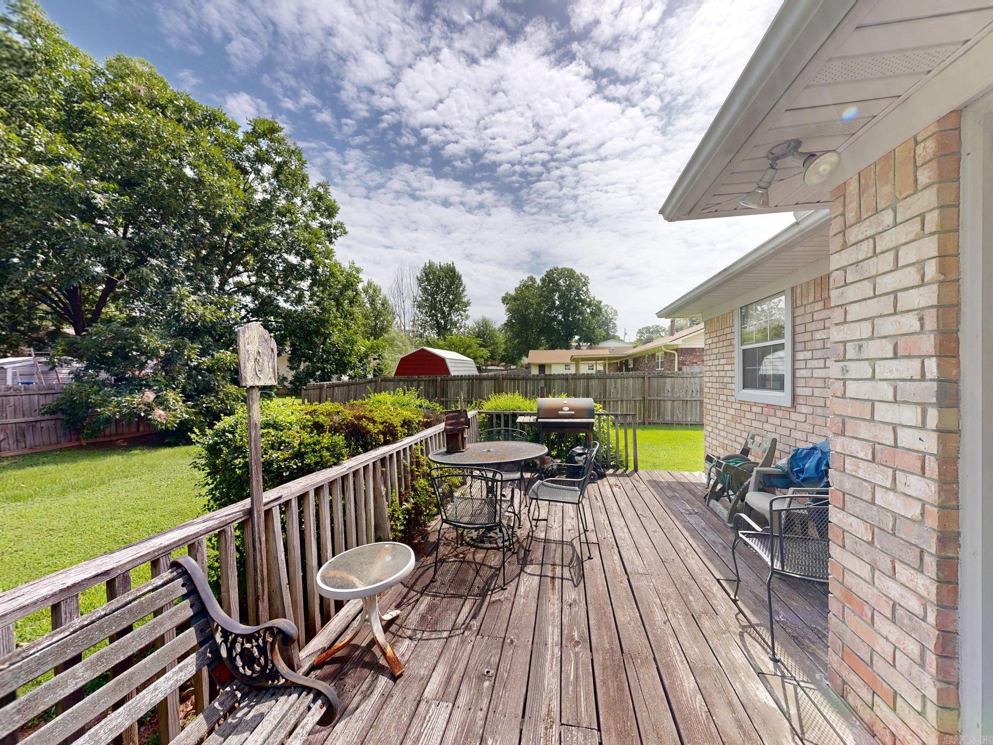 1016 Woodlawn Property Photo 6