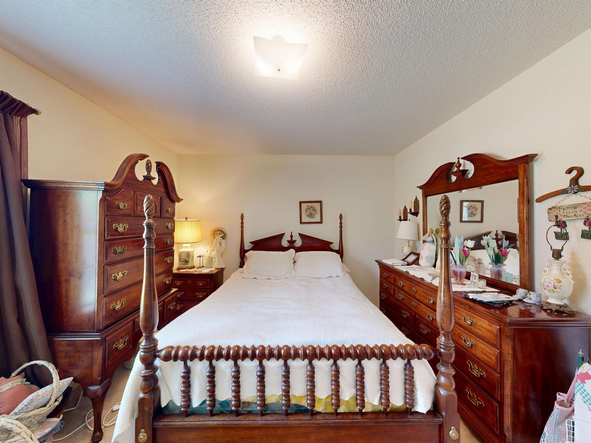 1016 Woodlawn Property Photo 28