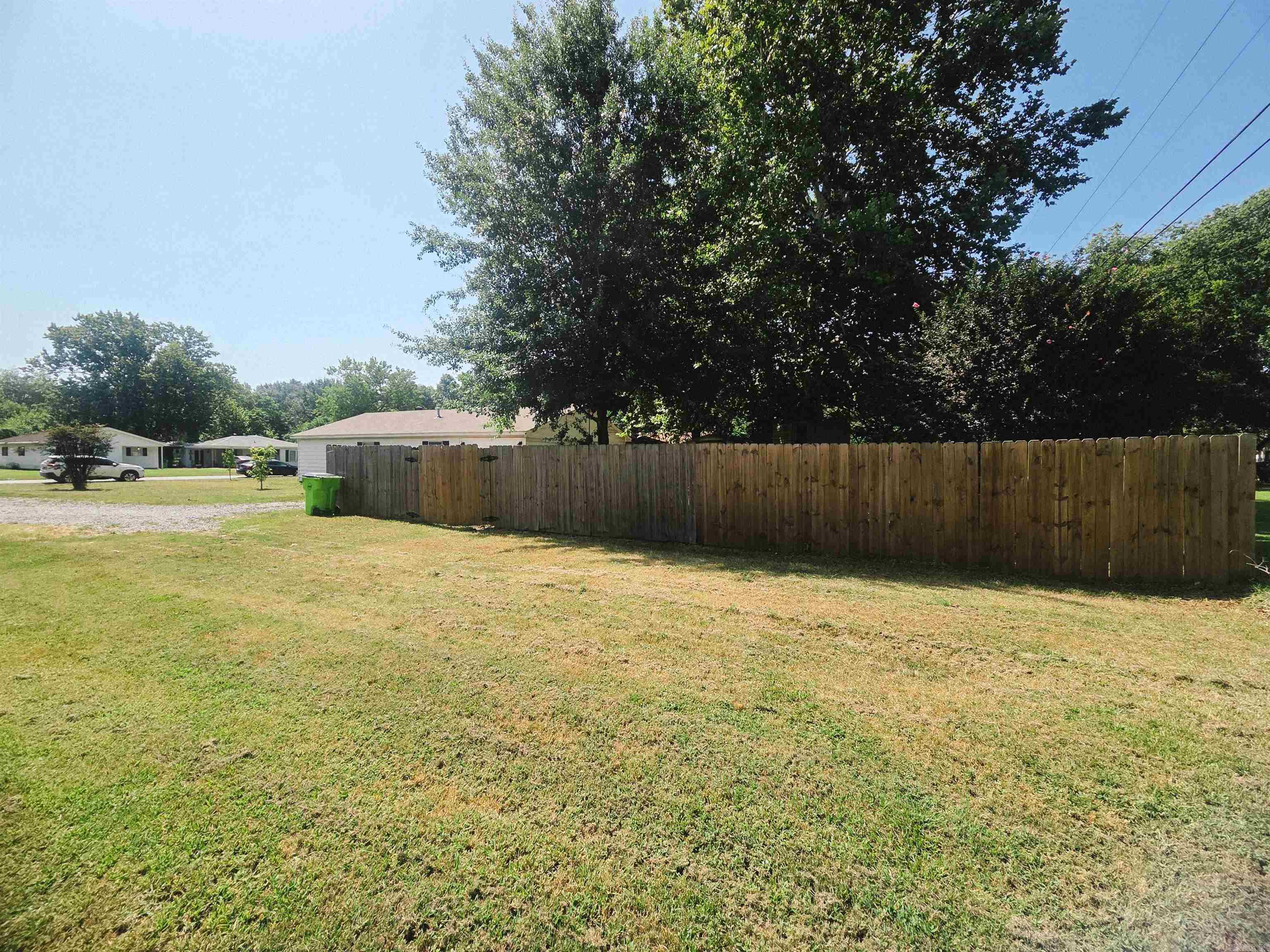 1202 S Wood St Property Photo 6
