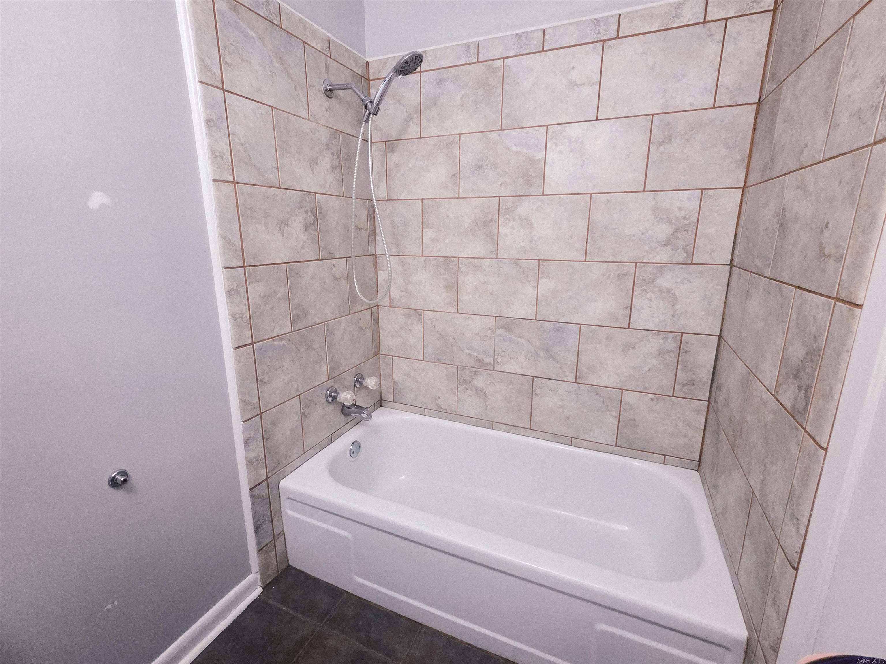 1202 S Wood St Property Photo 16
