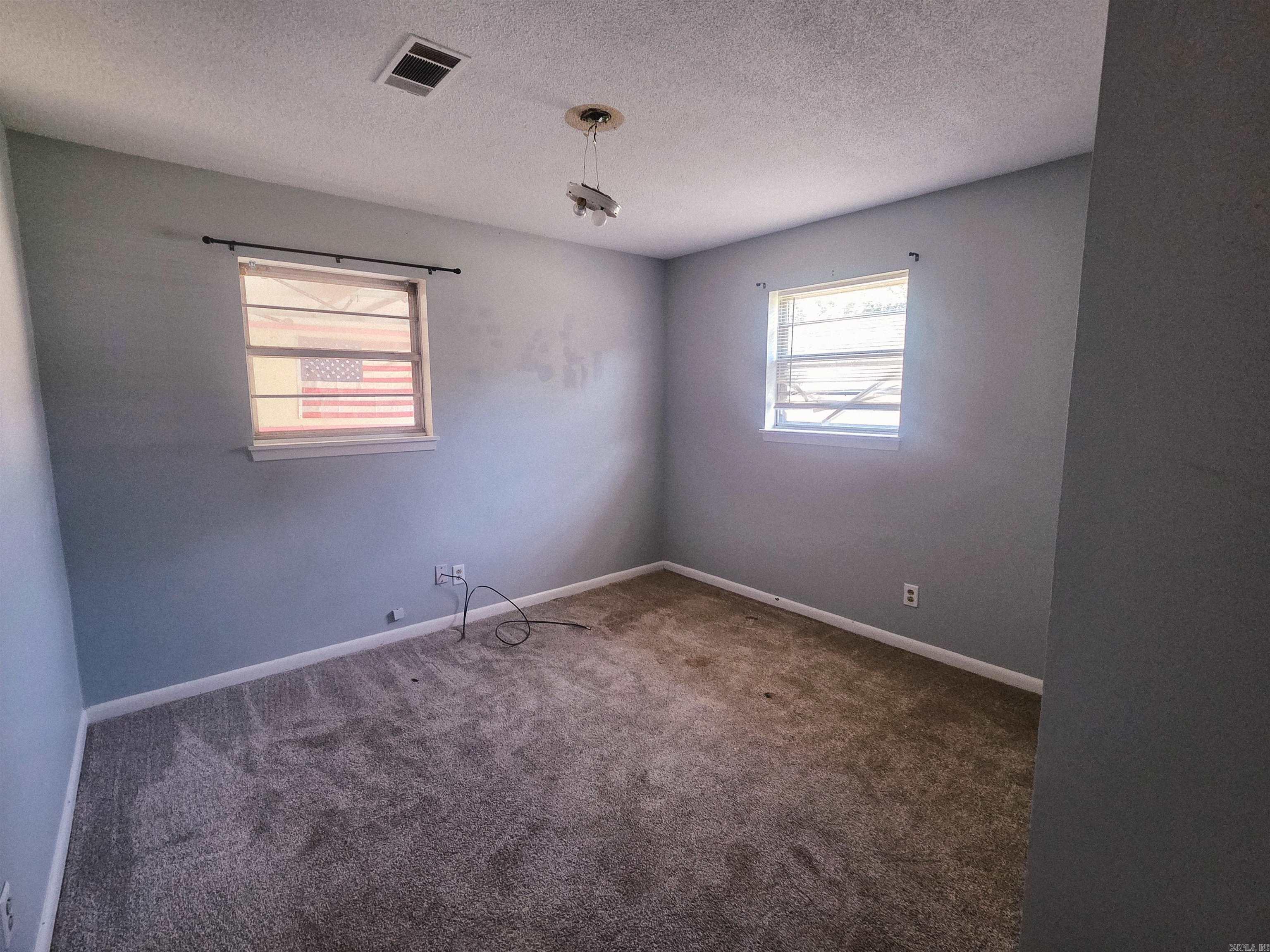 1202 S Wood St Property Photo 19